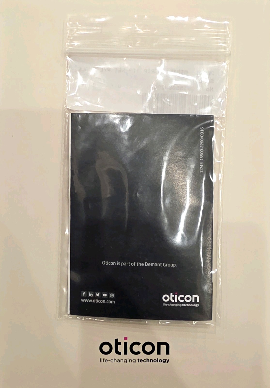 Brand New 2 Oticon Grip Tips Left-Right For Minifit H/A None Vented/Small/USA