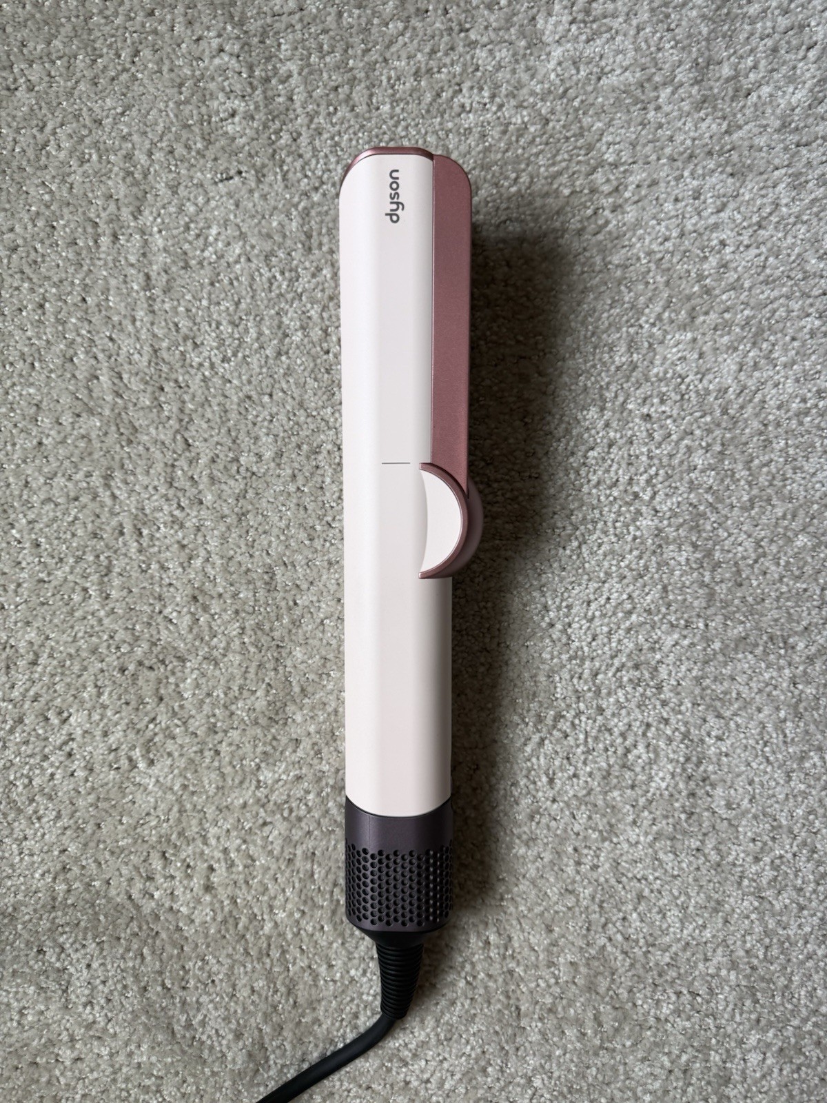 Dyson Airstrait Hair Straight Pink/White used only twice bought in December ￼