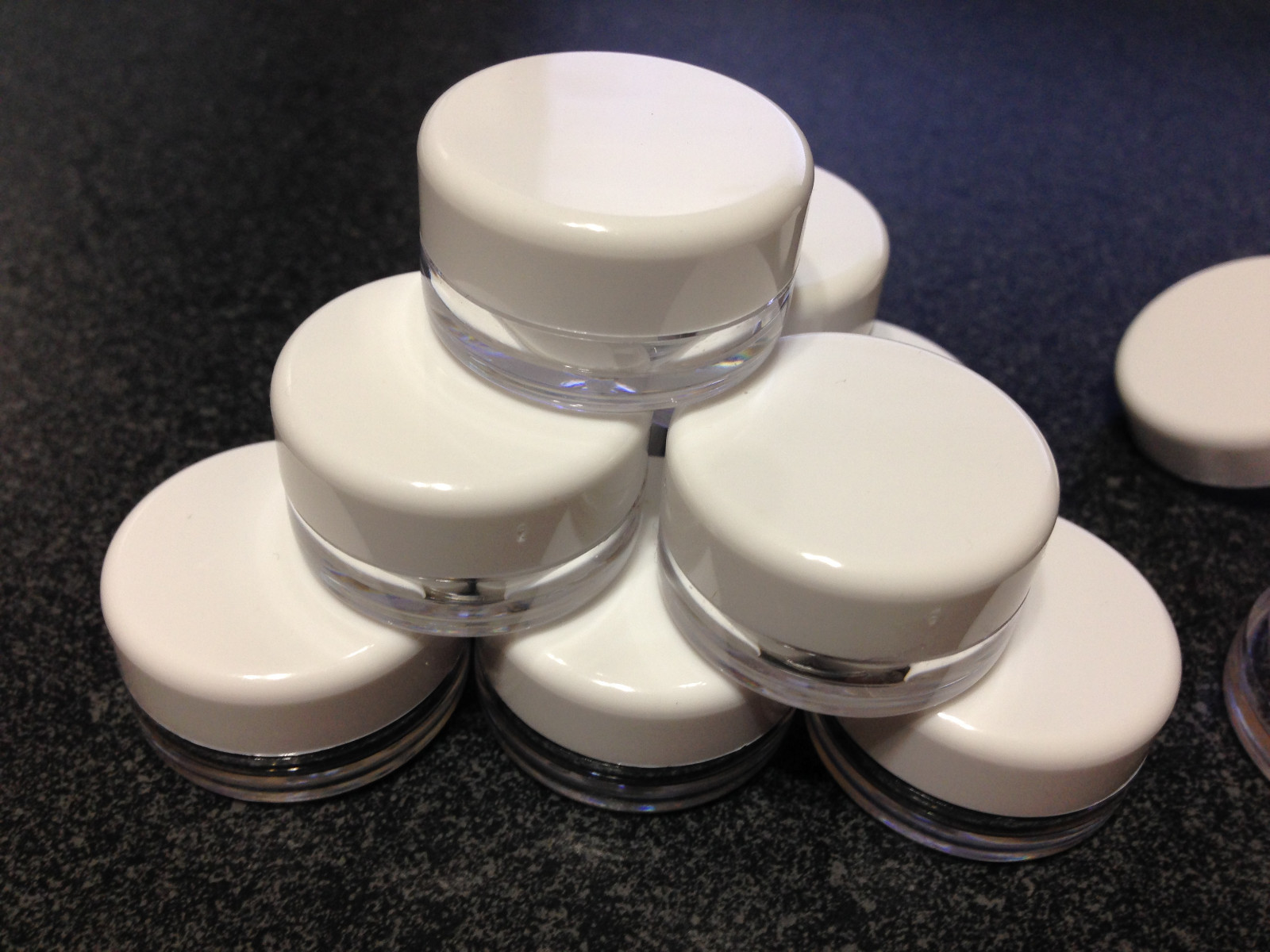 Beauty Containers Empty Plastic Small Cosmetic Jars 3 ml Gram White Cap 500 5052