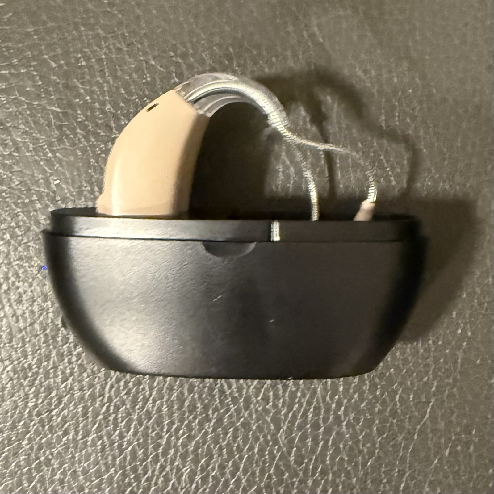 Clear Nature Simple Hear Left And Right Side Ear Hearing Aids OTC Charging Case