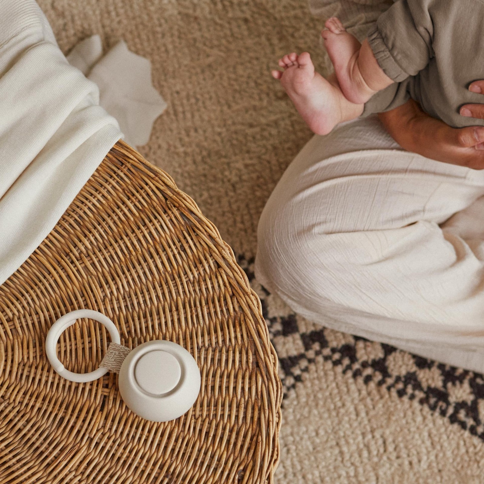 Portable Sound Machine for Babies & Kids | 10 Soothing Sounds | White Noise | Tr