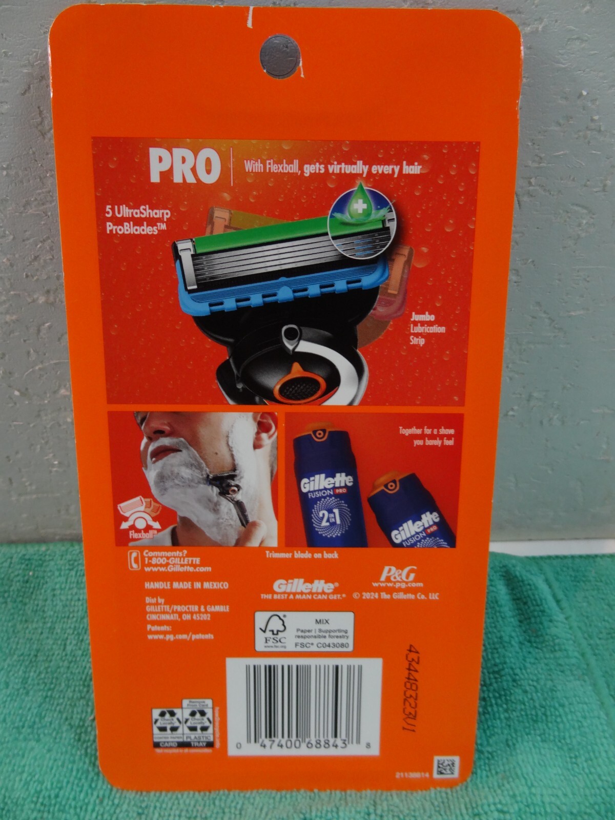 NEW Gillette Fusion 5 ProGlide Shaving Bundle 1 Razor Handle 4 Cartridges