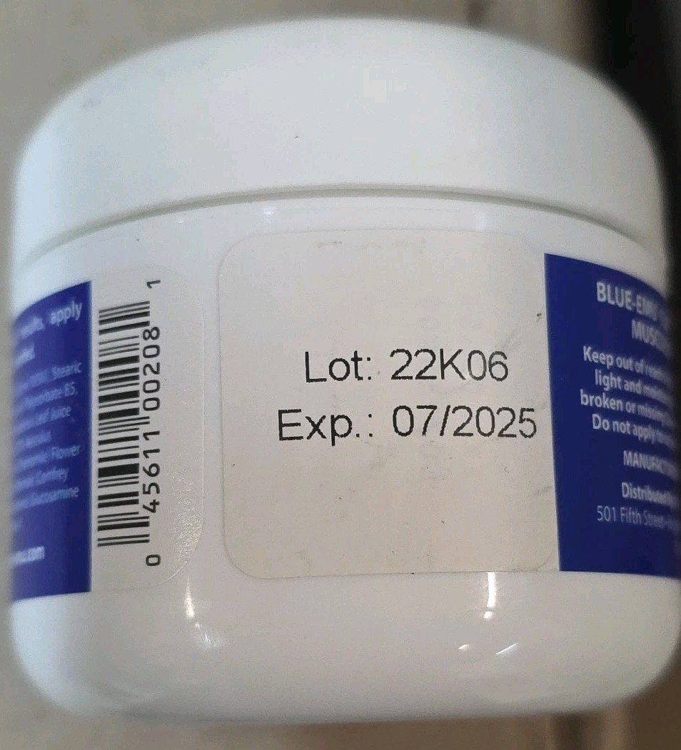 Blue Emu Muscle and Joint Deep Analgesic Cream Exp 07/2025 PAO 12 Months