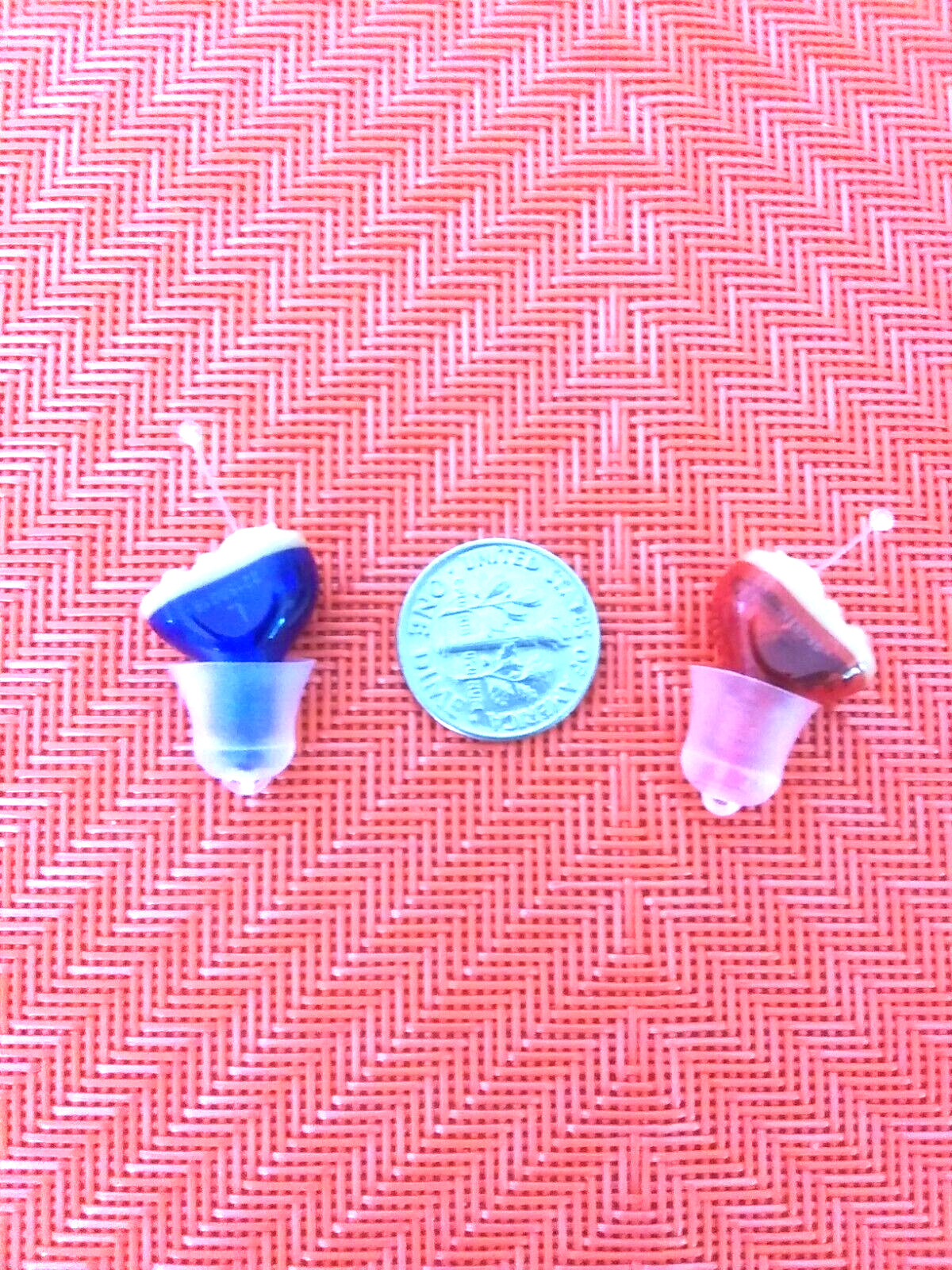 TWO MINI IN EAR CIC HEARING AMPLIFIER LEFT/RIGHT EAR 3 SMART PROGRAMS NO TEST