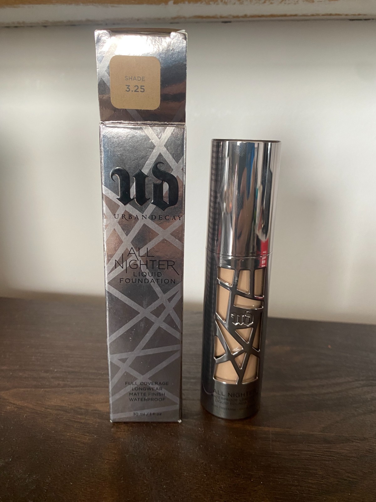 Urban Decay All Nighter Liquid Foundation Shade 3.25 1 fl oz (NEW IN BOX)
