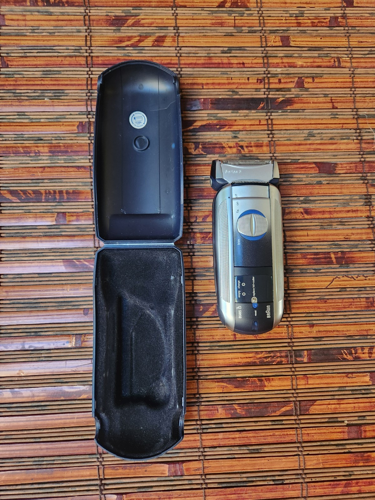 BRAUN 8985 SHAVER, CLEAN, NEEDS NEW BATTERIES, SHAVER/CASE ONLY, MADE IN GERMANY