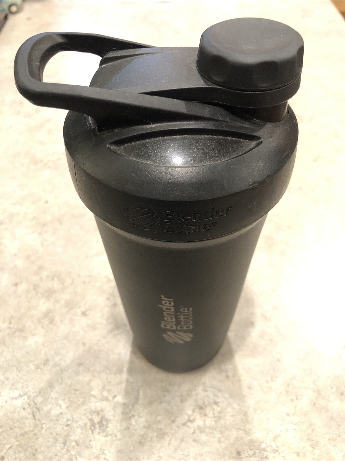 Blender Bottle Pro 24oz Insulated Stainless Steel Shaker/ Black.