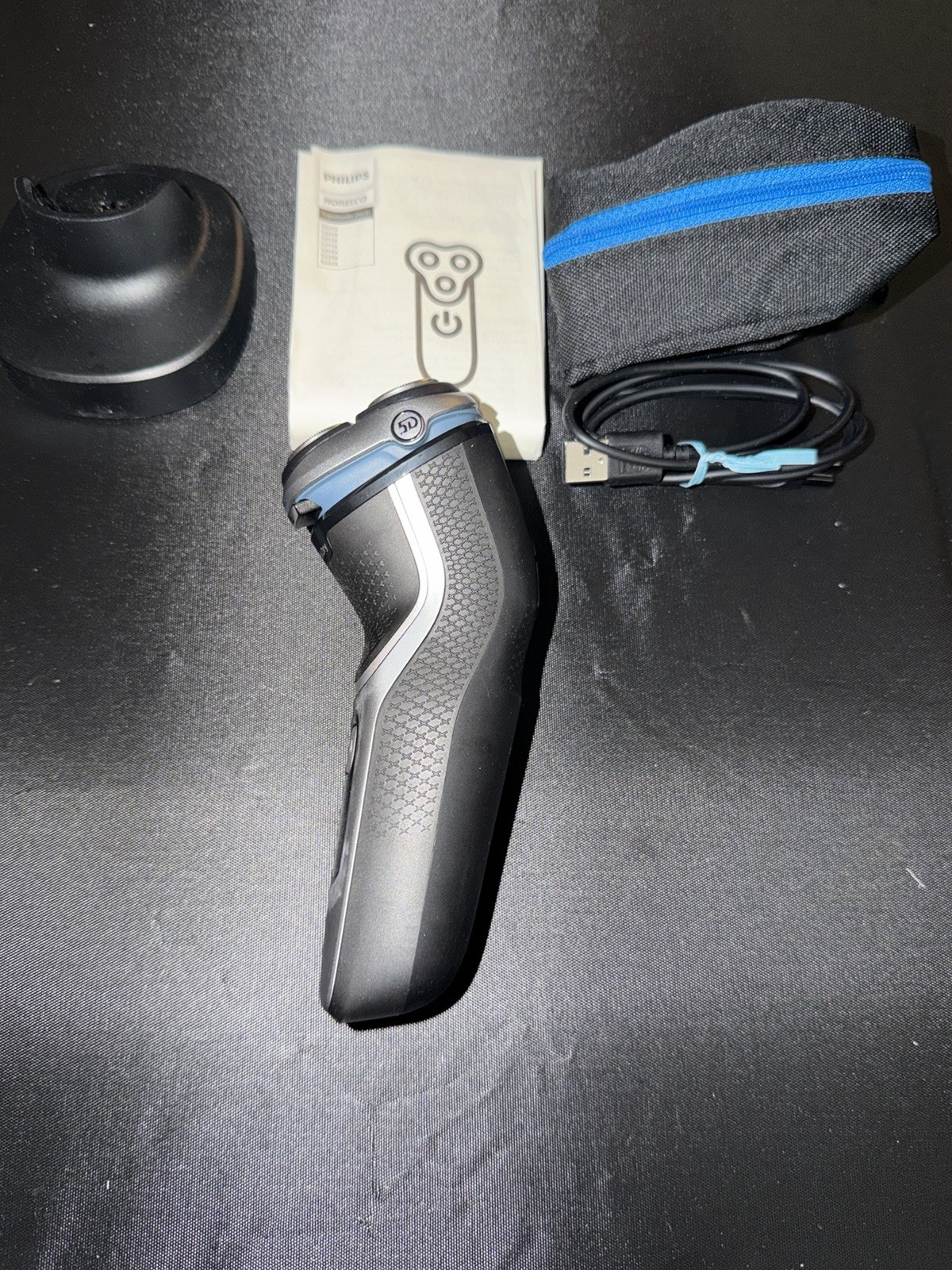 Philips Norelco Shaver 3900 Wet Dry Electric Razor S3341/92 Charging Stand