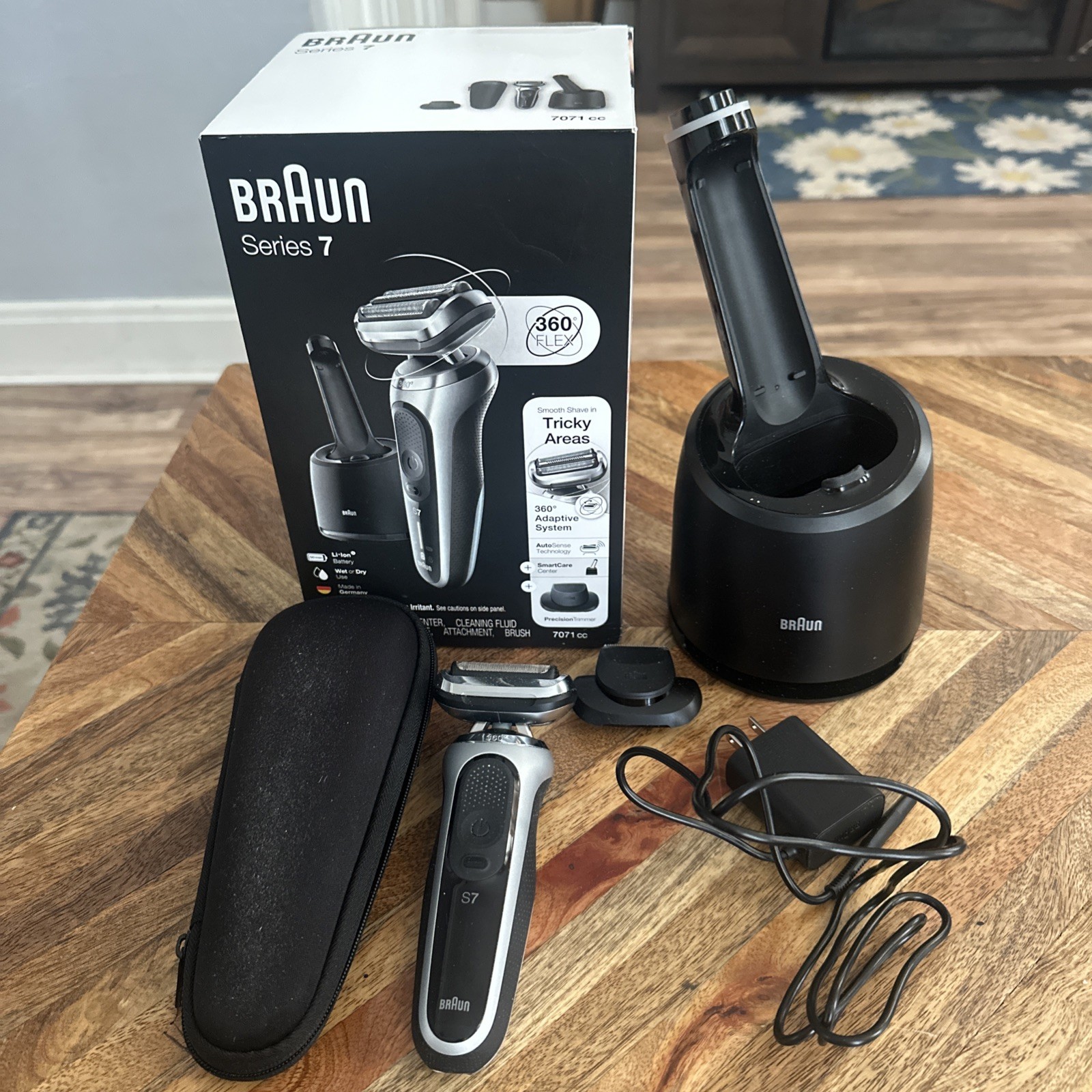 Braun Series 7 7071cc Electric Shaver with SmartCare Cleaning Center