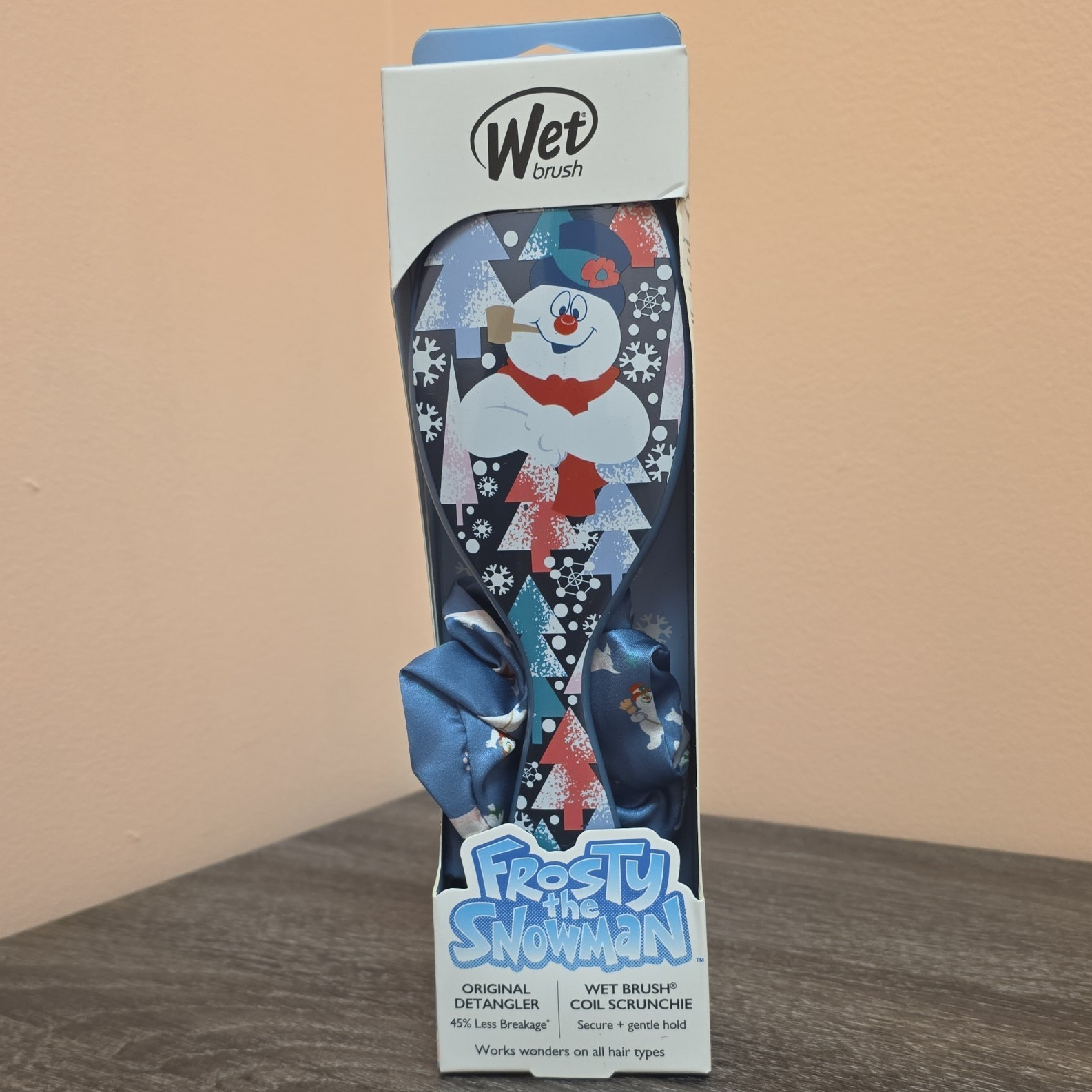 Wet Brush Original Detangler Brush Frosty the Snowman + Coil Scrunchie