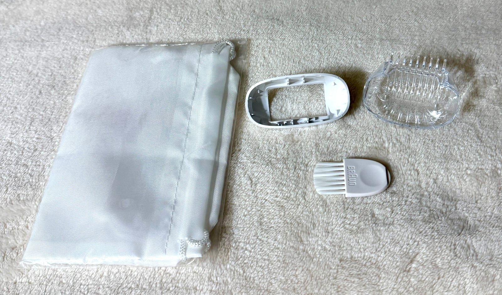 Braun Silk-épil 7 & 9 Women~Trimmer Cap, Skin Contact Cap, Brush, & Pouch~White