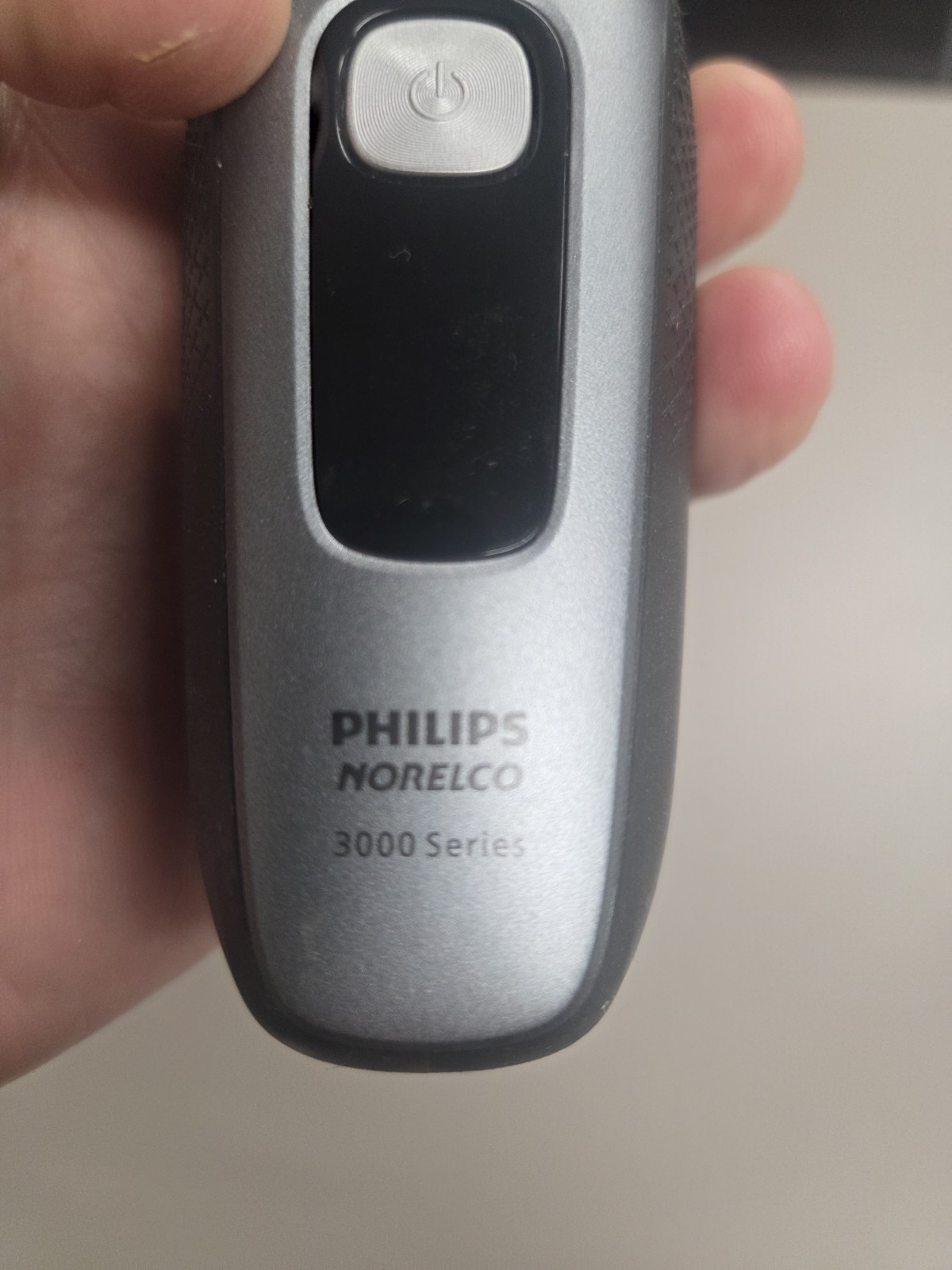 Philips NORELCO series 3000 Rechargeable Wet/DrybElectric Shaver NO CHARGER