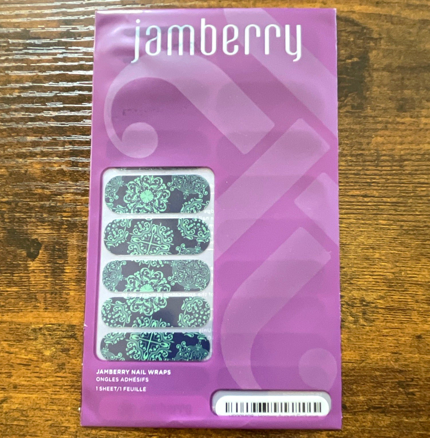 Jamberry Self-Adhesive Glossy Nail Wraps Black/Green Damask Nail Art Sheet