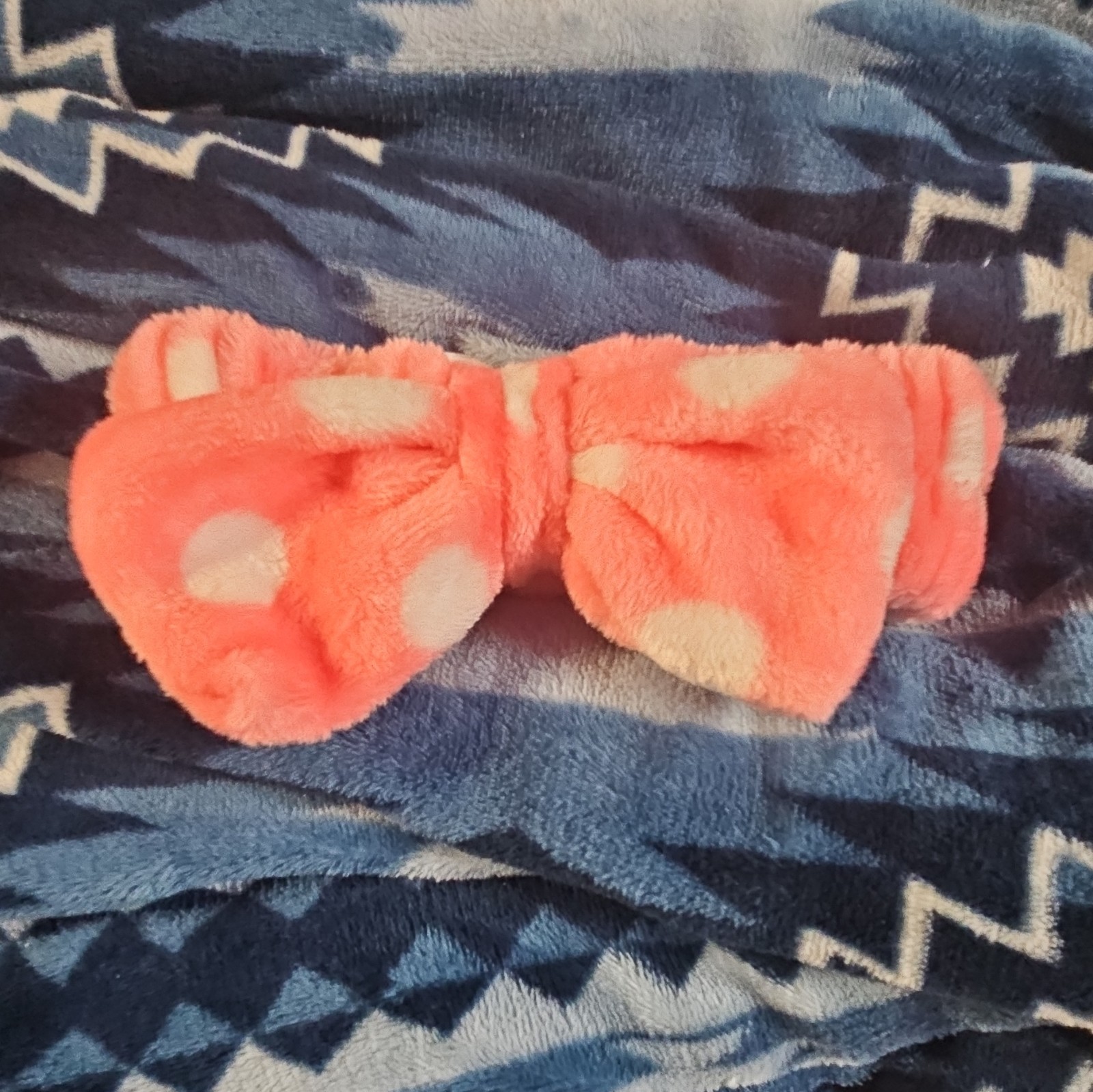 It Girl Pink & White Fabric Bow Headband Hair Accessory for Women