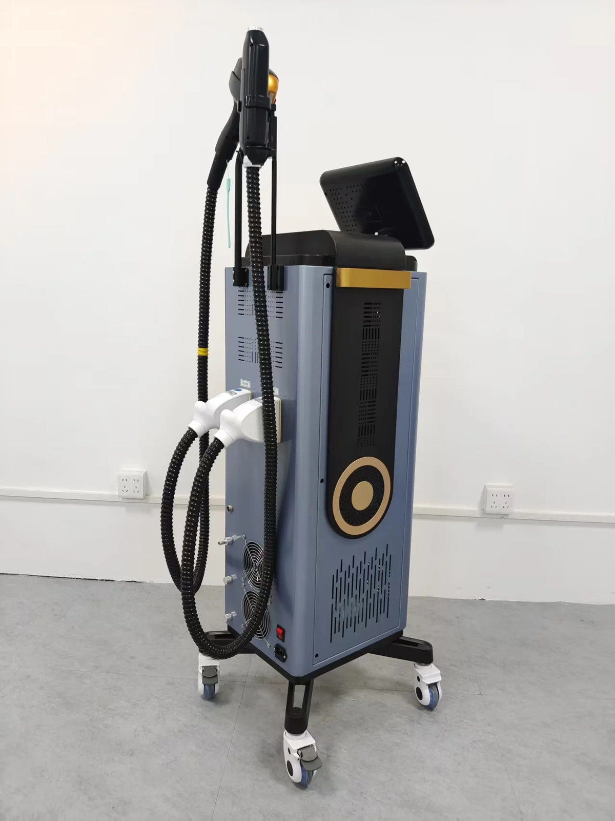 2026 Ice Titanium 4-Wavelength Diode Laser Hair Removal Machine 755/808/940/1064