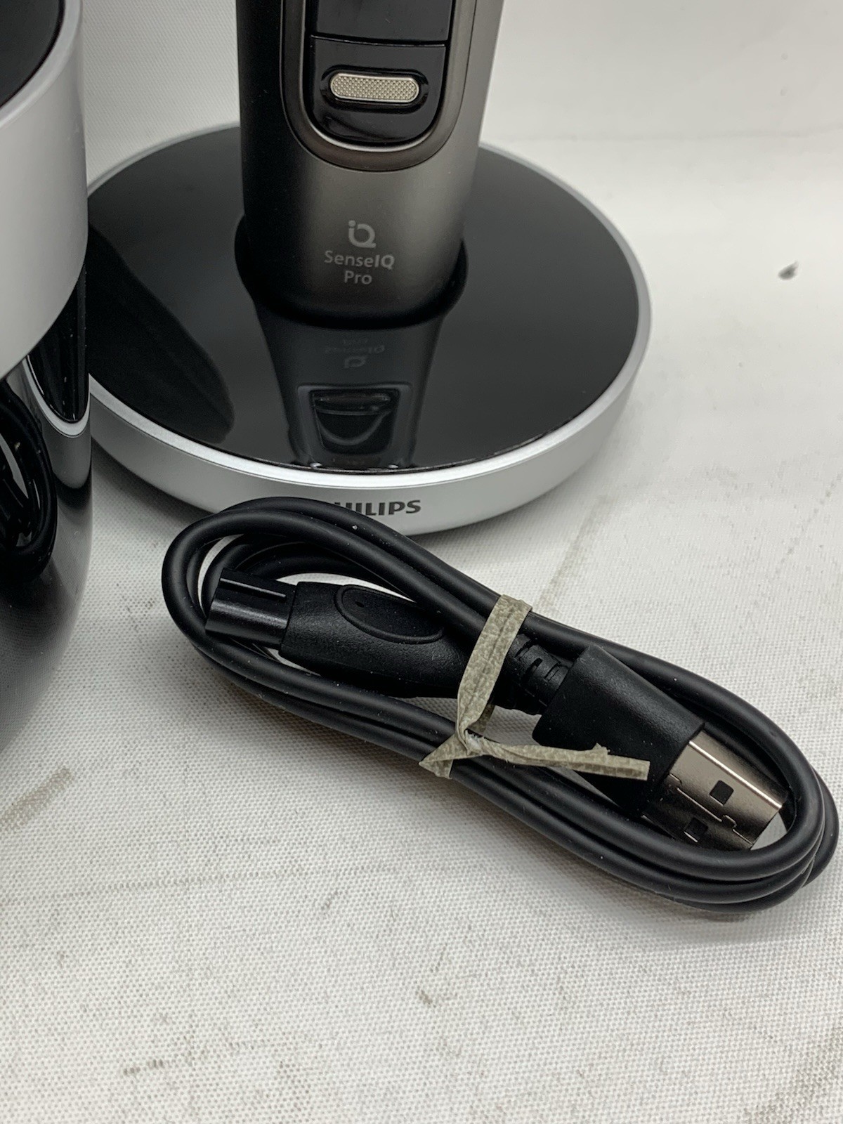 Philips Norelco i9000 Prestige Ultra SenseIQ PRO Electric Men’s Face Hair Shaver