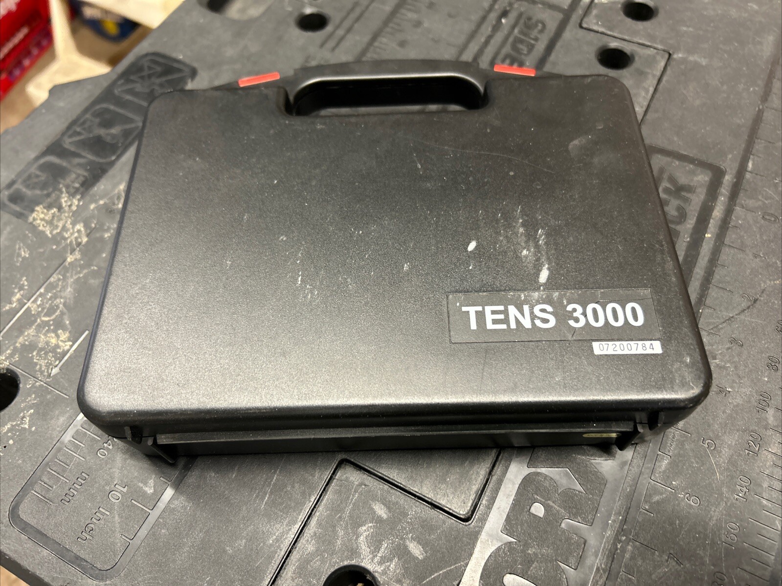 TENS 3000 PAIN RELIEF ANALOG MAIN UNIT W/ CASE & LEADS