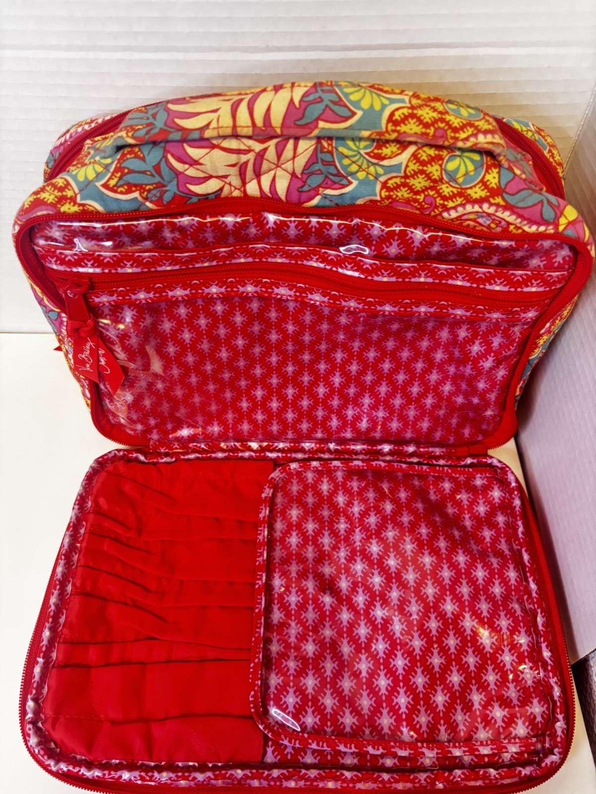Vera Bradley Multicolor Red Floral Fabric Makeup Bag Zipper Handle Pockets