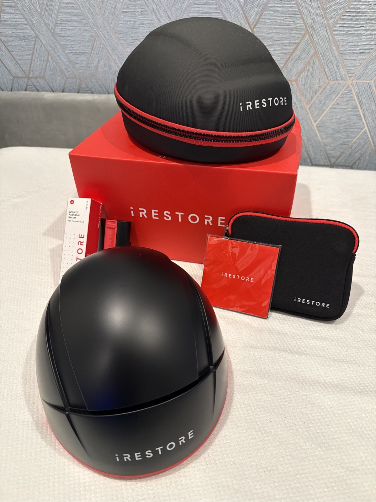 iRESTORE ELITE 500 w/ Battery Pack, Travel Case & Serum- Hair Growth System