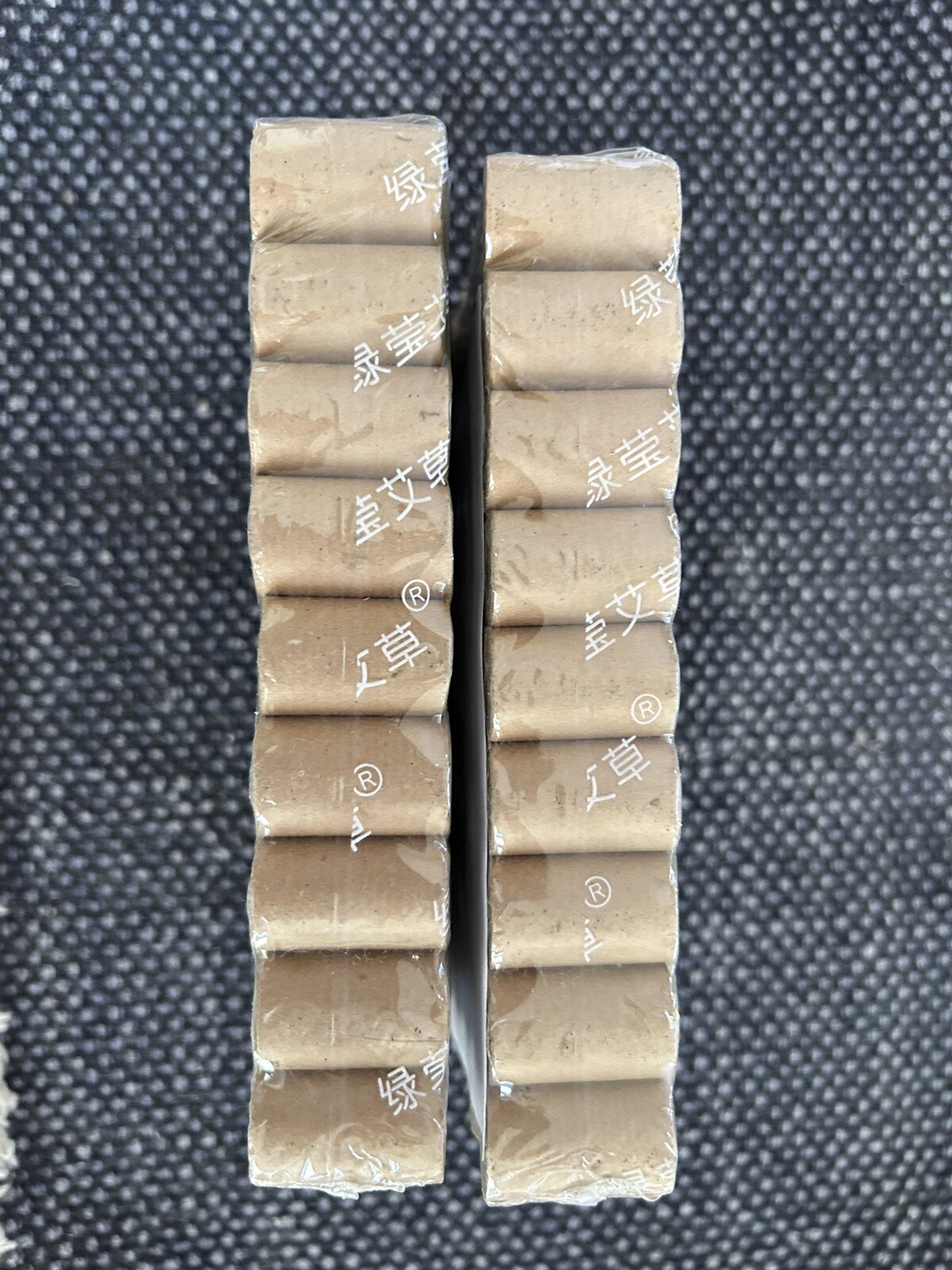 2 boxes of Moxi Moxibustion Sticks (108 per box, 5 years) 2 盒 伍元素 艾灸柱 108柱 5年陈