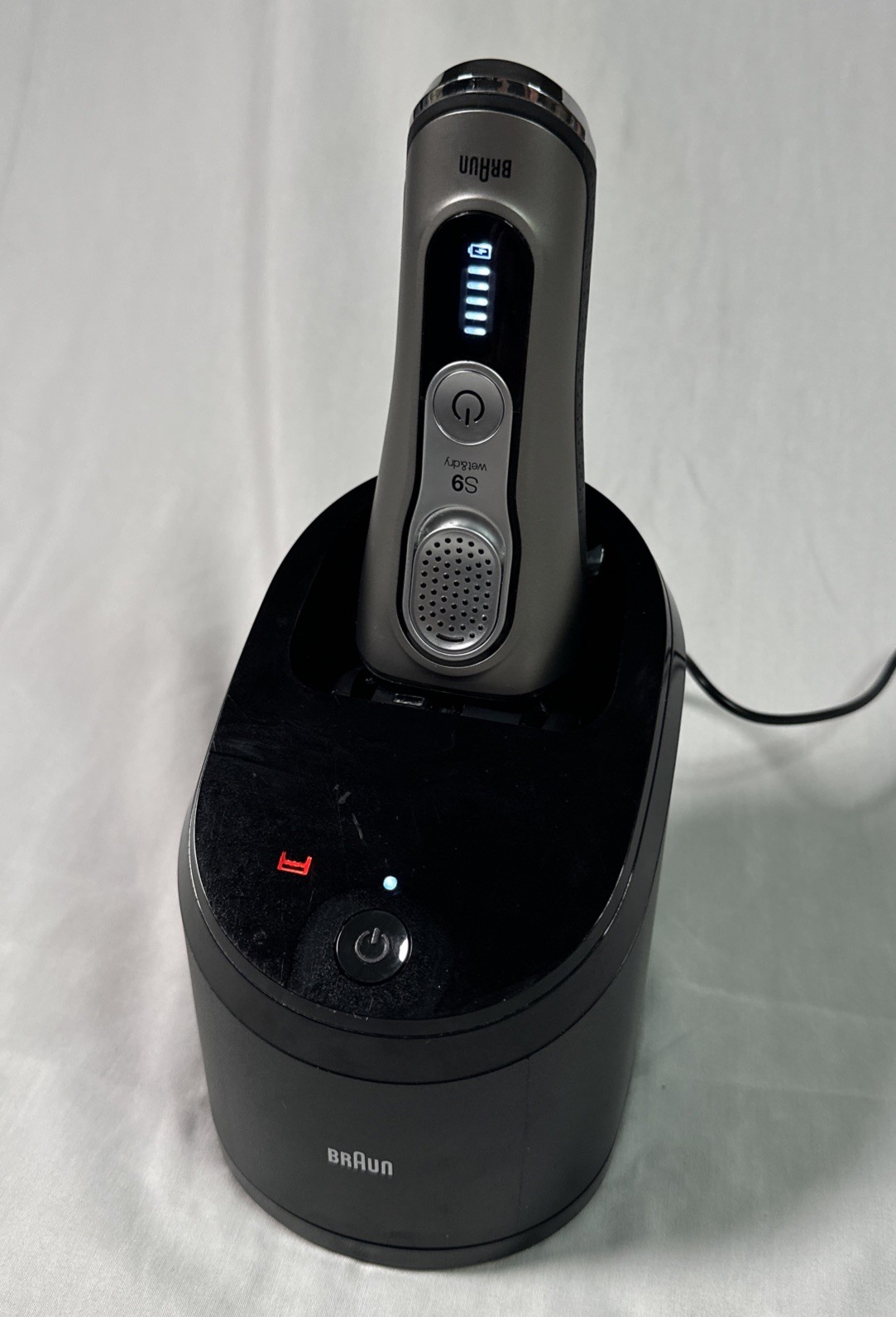 Braun Series S9 Pro Electric Shaver Trimmer w/ Clean Station & Charger Good Cond