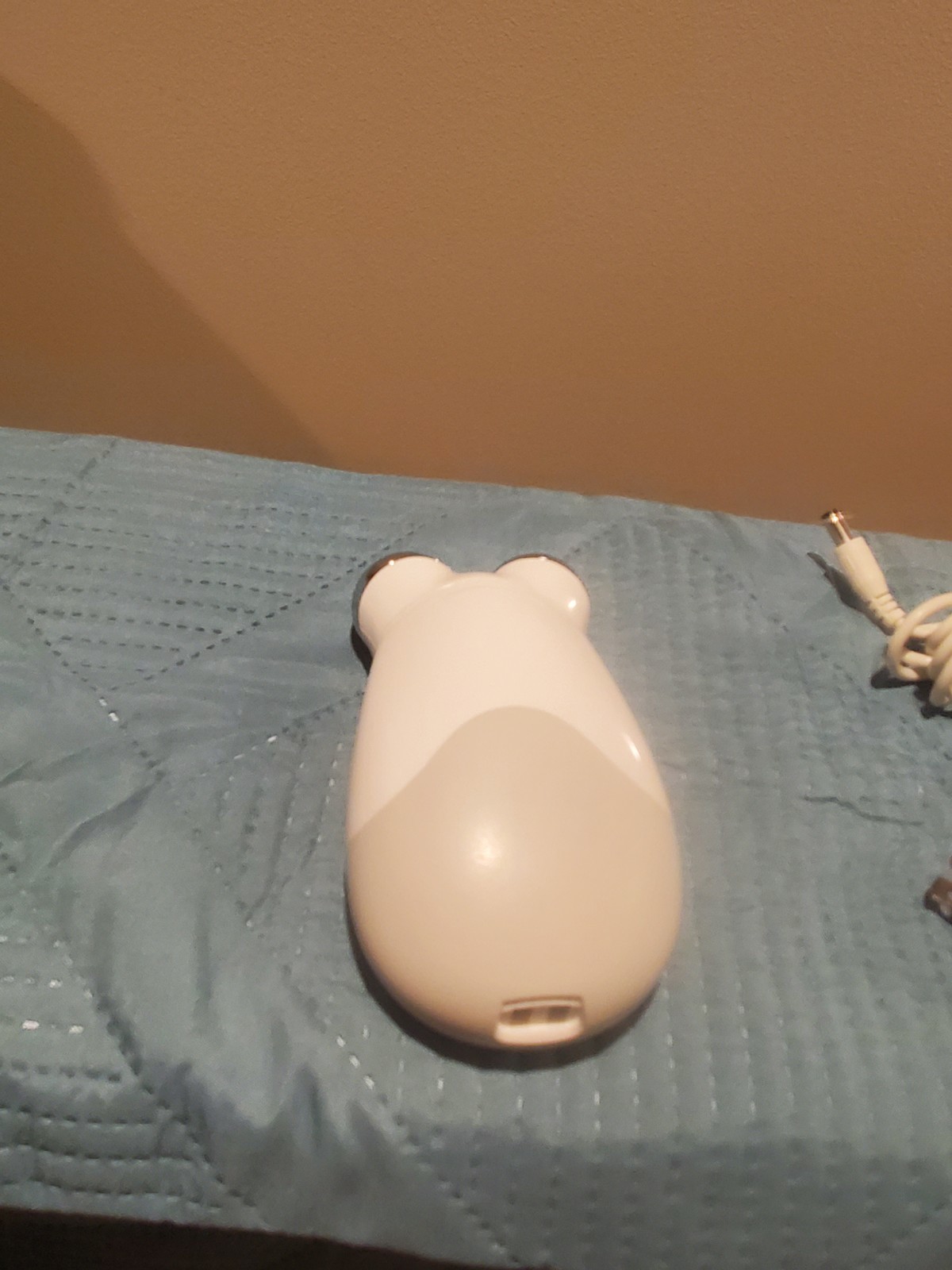 NuFACE Trinity Facial Toning Device Bundle w/ ELE Attachment & Charger Excellent