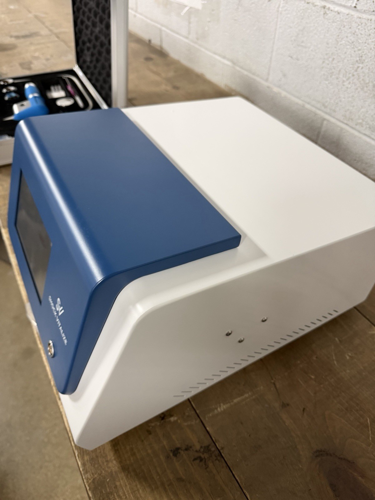 2026 Shock Vitalize Lite ESWT Shockwave Therapy Machine for Pain Muscle Relief