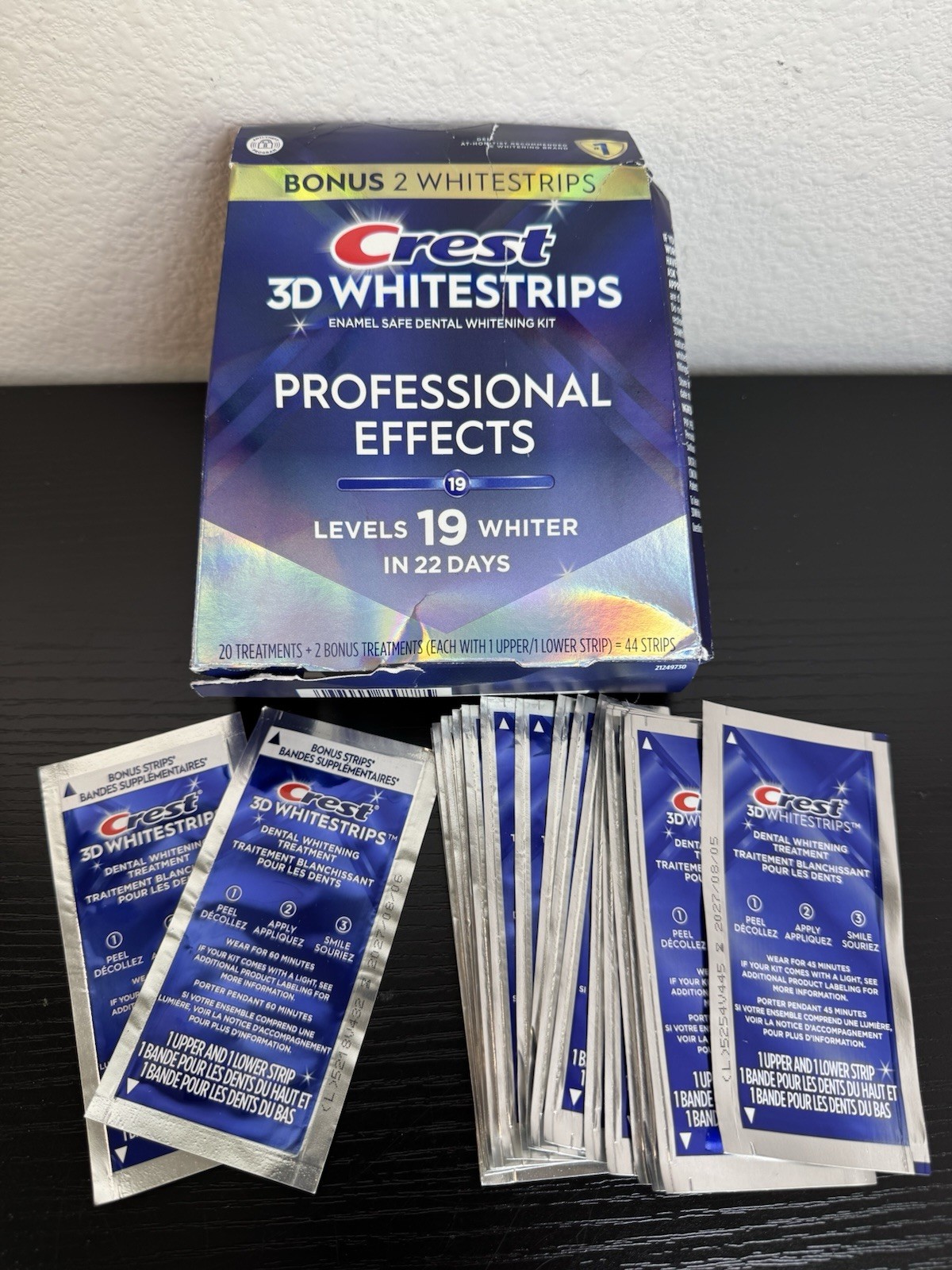 Crest 3D White Whitestrips – Professional Effects 19 Levels Whiter 44 Strips