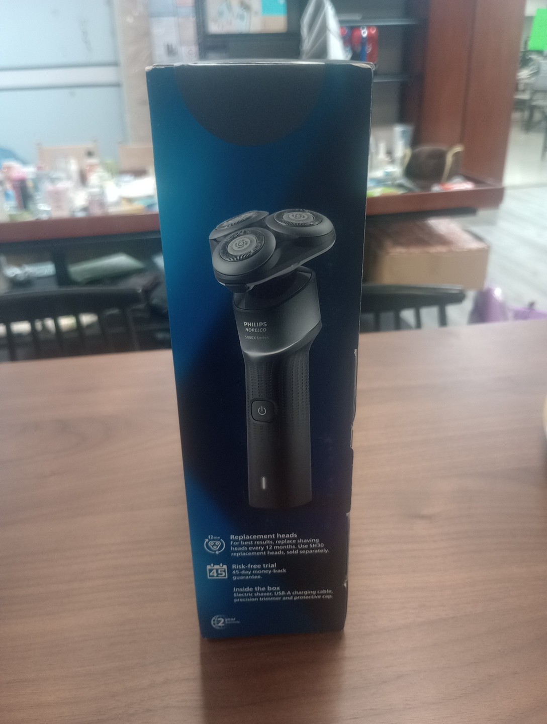 Philips Norelco 5000X rechargeable Men’s Facial Shaver + Trimmer New.