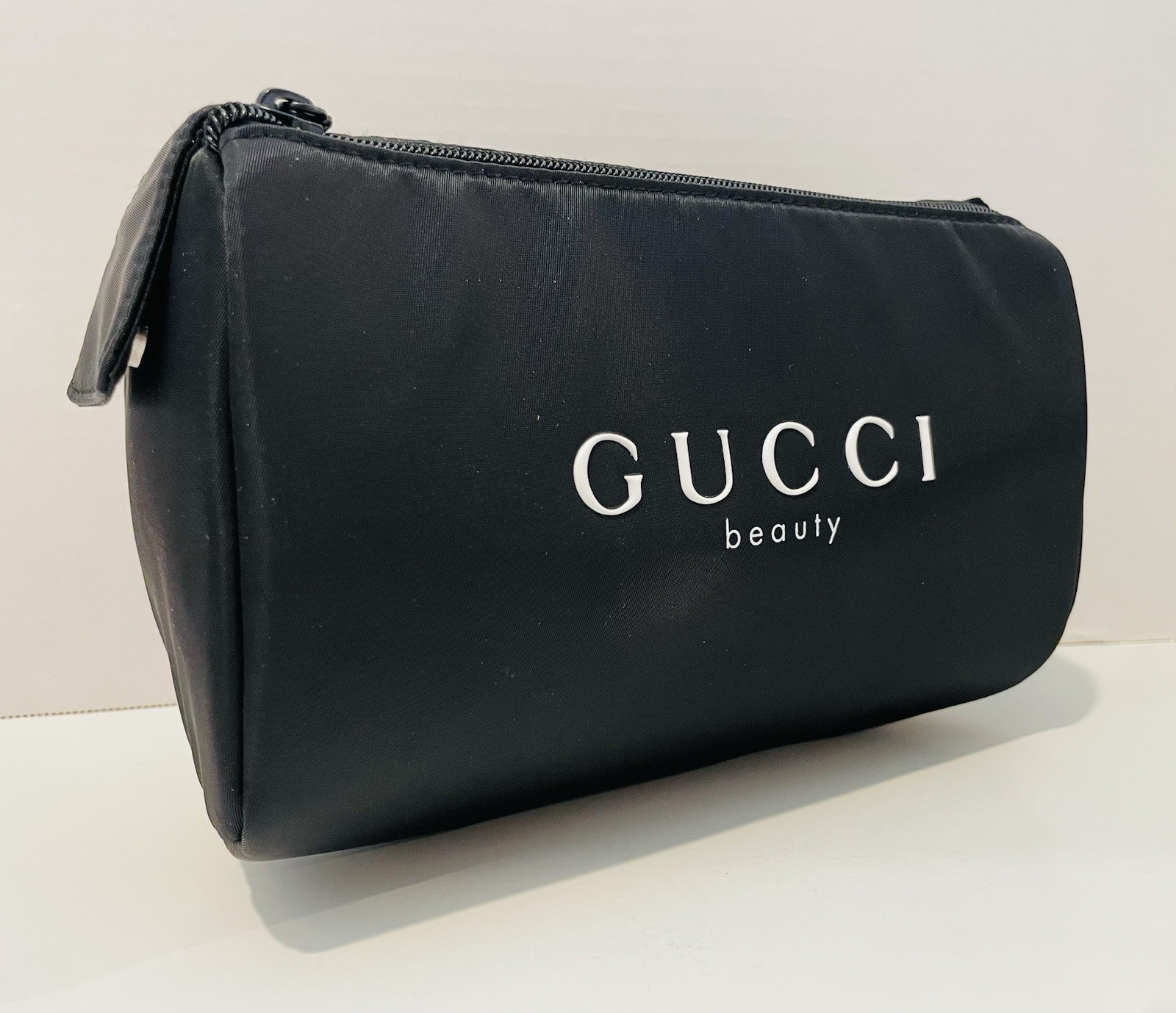 GUCCI Beauty Black Zip Makeup Pouch Travel Toiletry Bag, Unisex for Women & Men