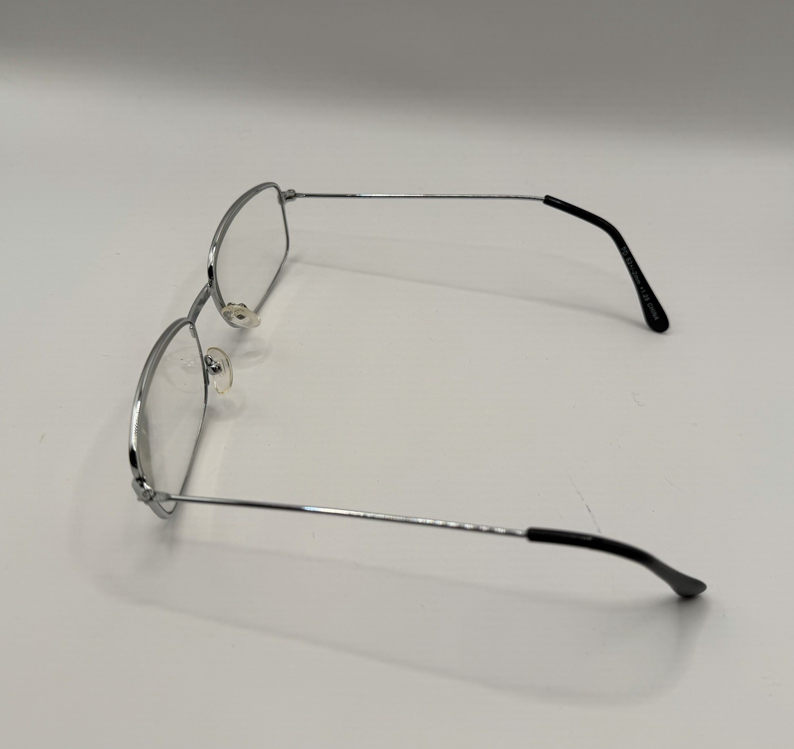 Silver Metal Full Rim Rectangular Eyeglasses Frames 52-17-122 w/ Black Case