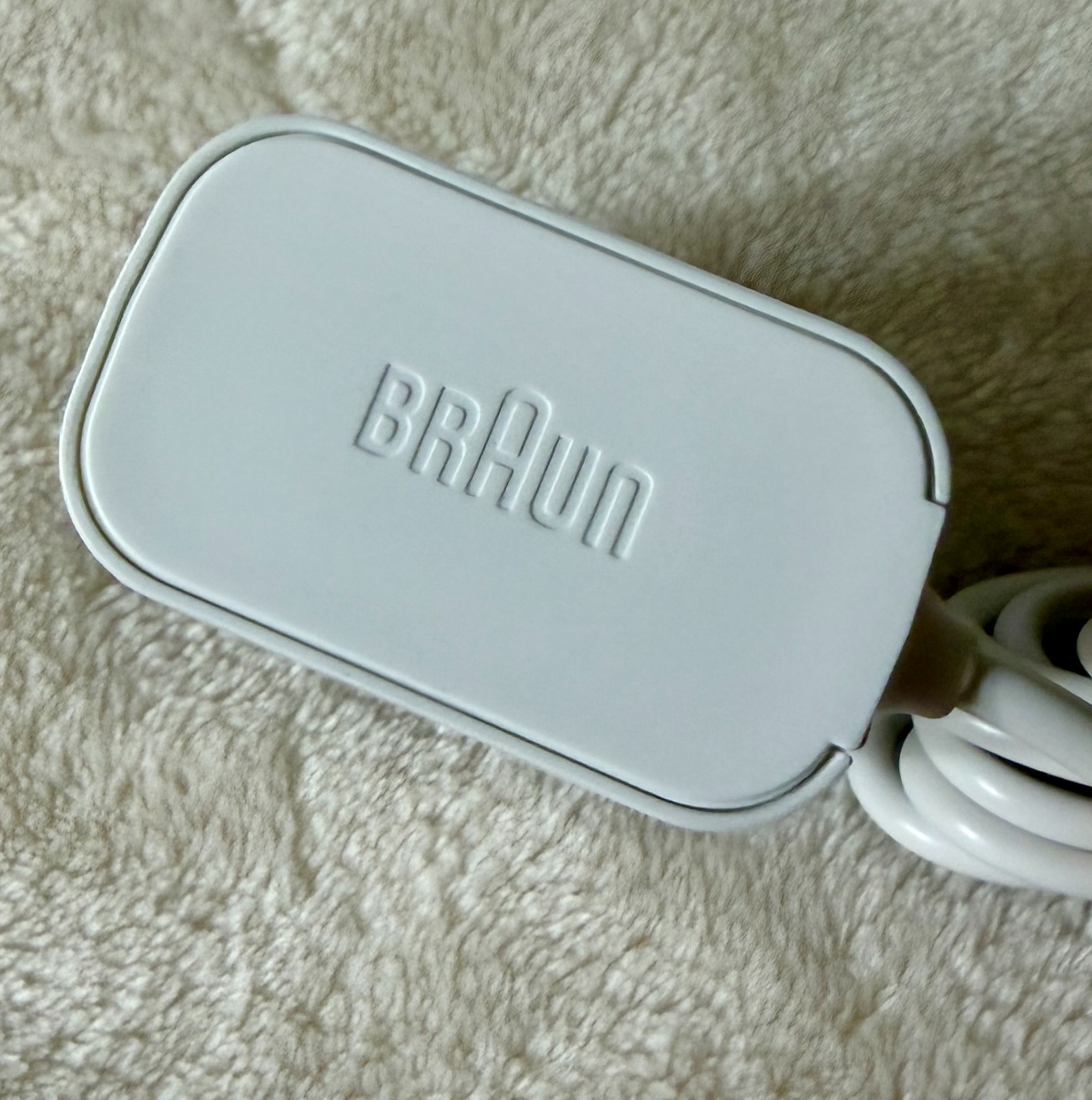 Braun Epilator Silk-épil 9, 7, & 5 Charger/Adapter~50-60HZ/100-240V~White
