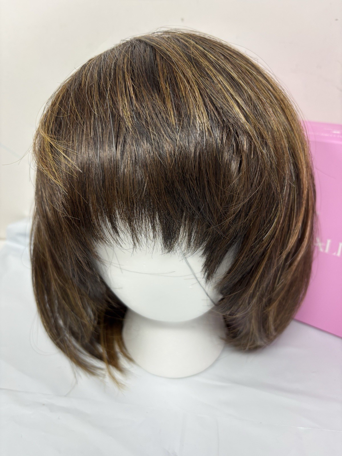 Tressallure REALISTIC Poised Vc1215 Mocha Honey 829 Bob New