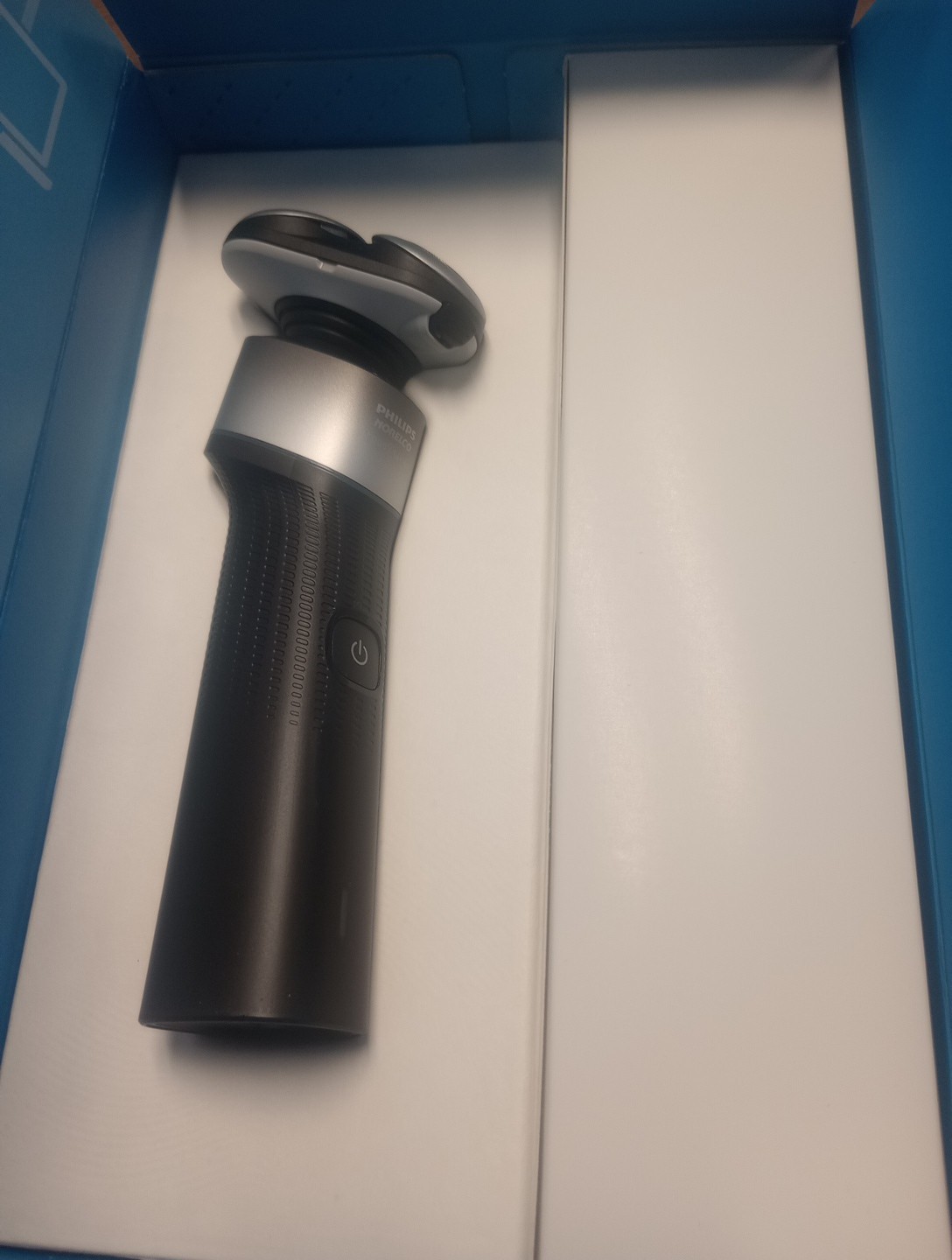 Philips Norelco 5000X rechargeable Men’s Facial Shaver + Trimmer New.