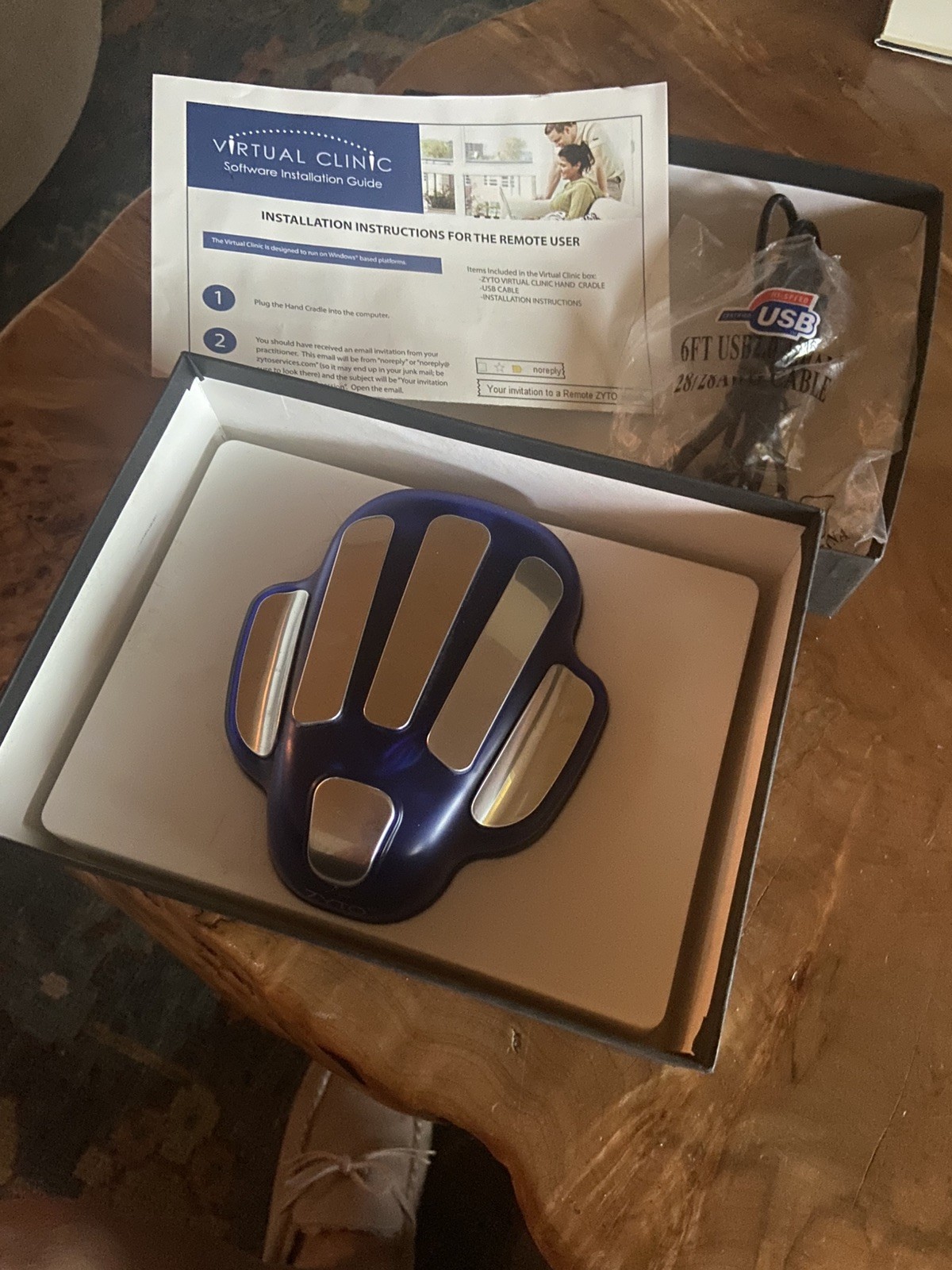 Zyto Hand Cradle – no software so untested – but powers on and nice shape USB