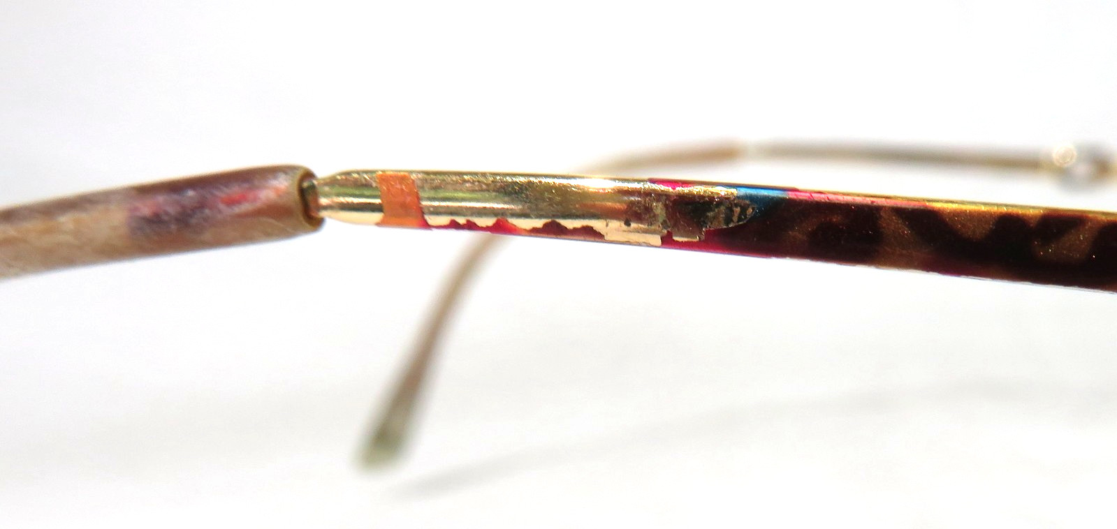 Gucci Eyeglass frame unknown model worn off Gold metal & multicolored eyewear
