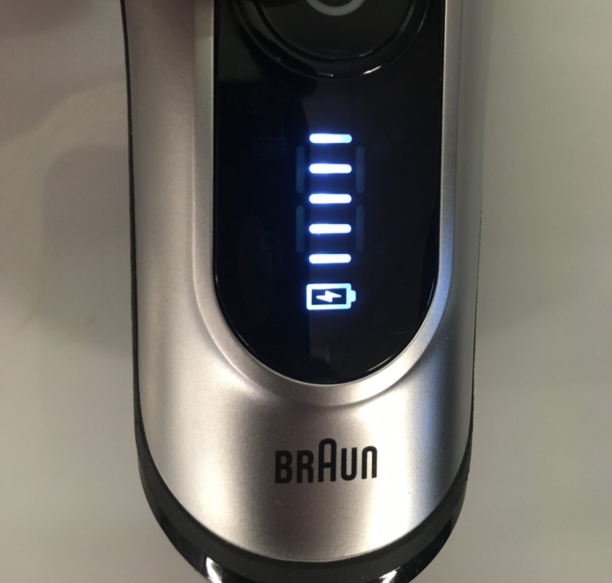 Braun Series 8 Electric Razor Shaver Kit with Case & Charging Stand Silver 5795