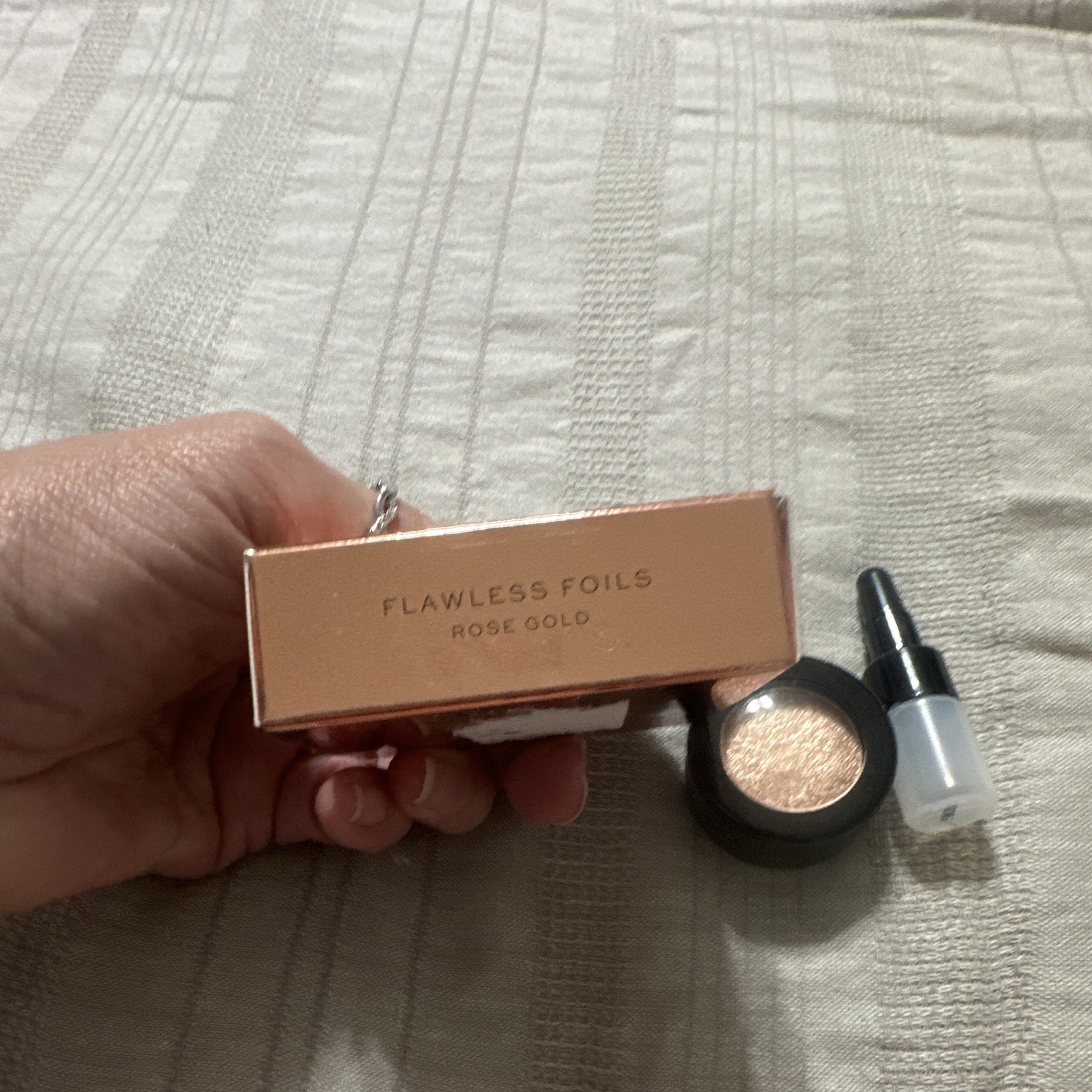 Revolution Flawless Foils Rose Gold Foil Eyeshadow + Primer Vegan 0.07 fl oz