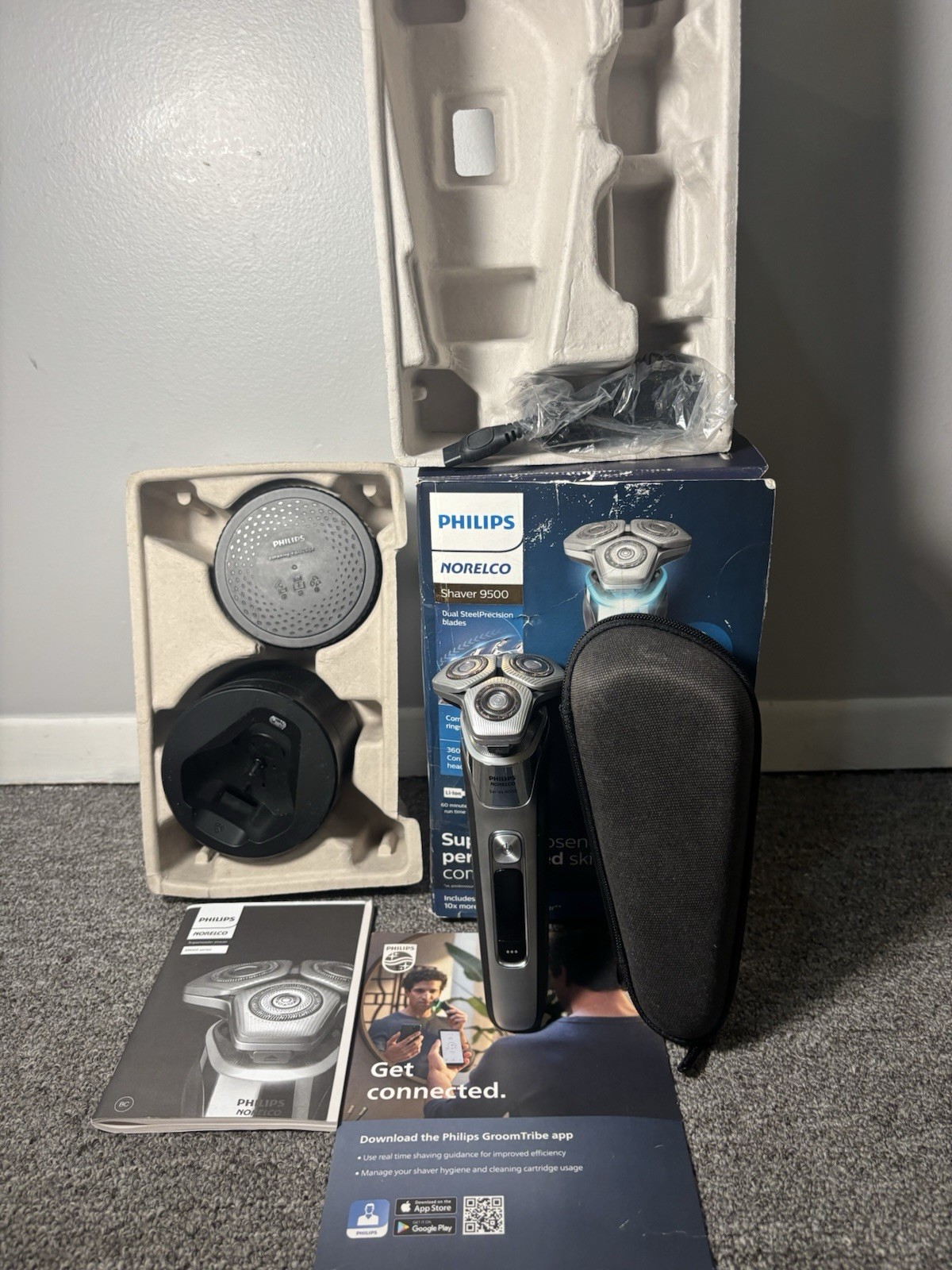 Philips Norelco 9500 Wet & Dry Rechargeable Electric Shaver- S9985/84 Open Box
