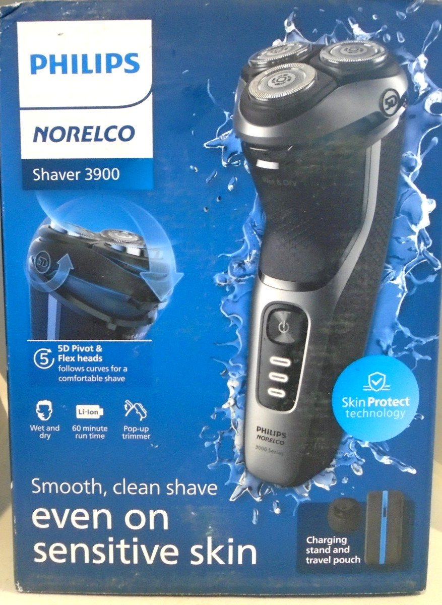 Philips Norelco Shaver 3900 S3341/92 Wet Dry Electric Rechargeable w/ Stand Used