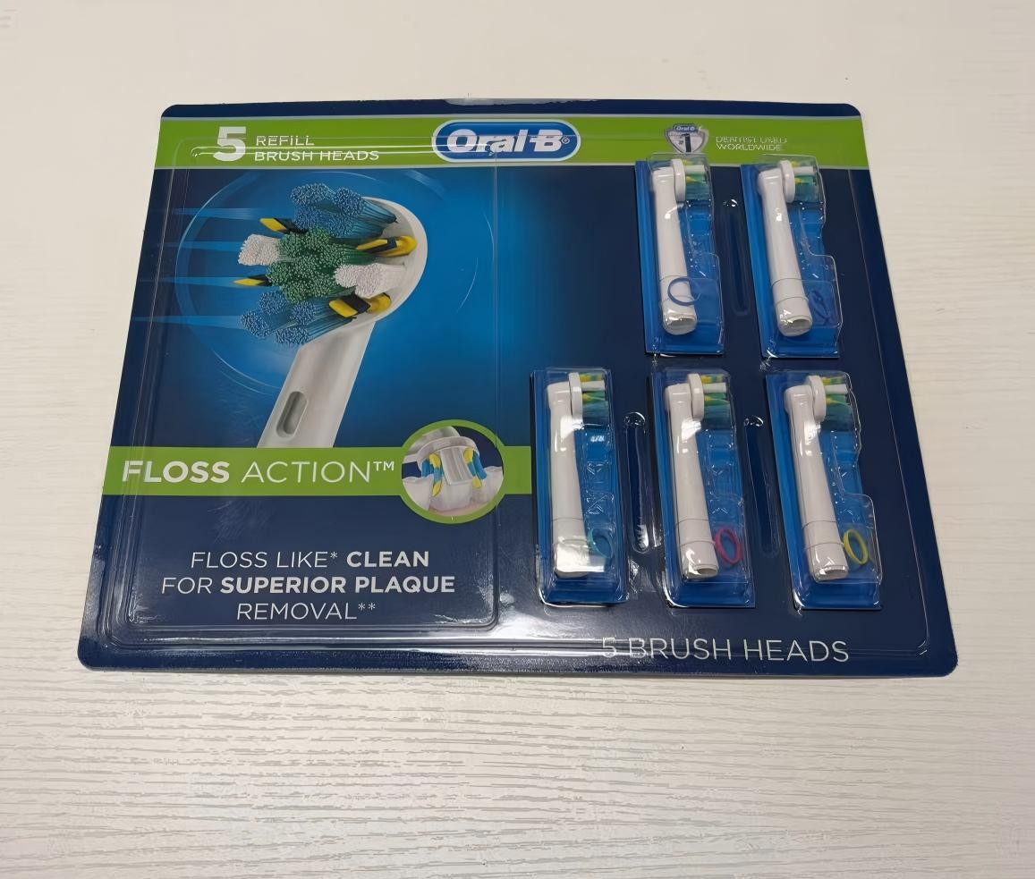 Oral-B Floss Action Replacement Brush Heads with Bacterial Protection 5 count