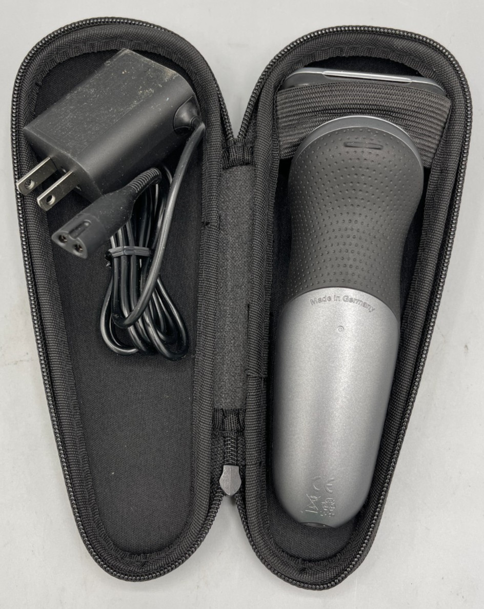 Braun Series 7 7020s 360 Flex Head Wet/Dry Electric Foil Shaver Kit (READ)