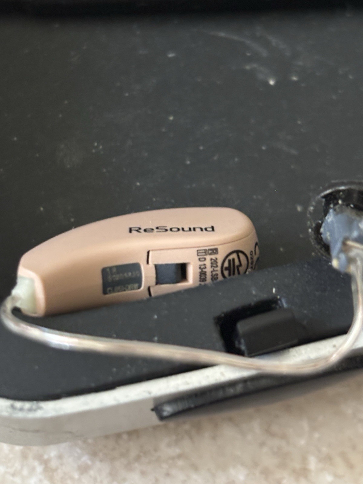 * UNTESTED * Resound Hearing Amplifier, Case, Brush & Expired Batteries (Parts)