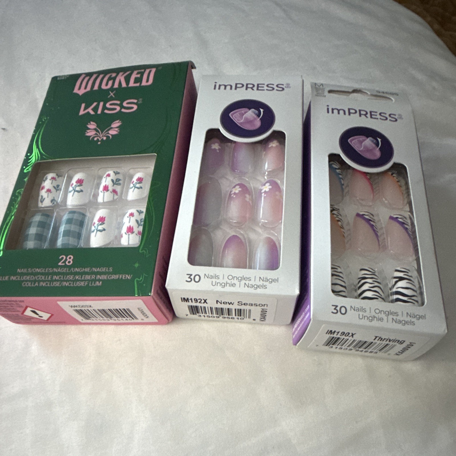 KISS imPRESS Press-On Nails Bundle Self-Adhesive French Floral Multi