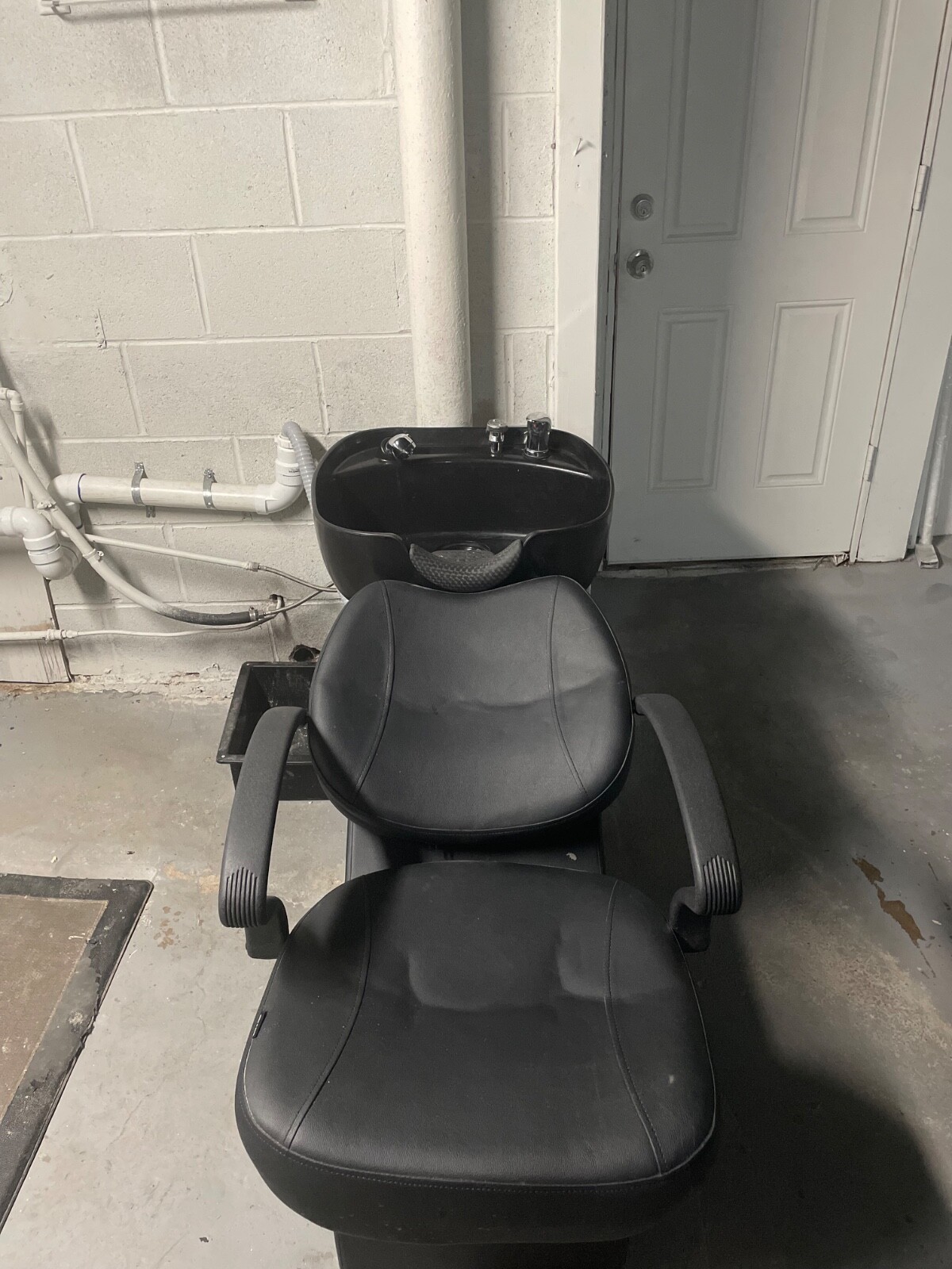 Polar Aurora Backwash Barber Shampoo Chair. Delivery available fee. noEPayments