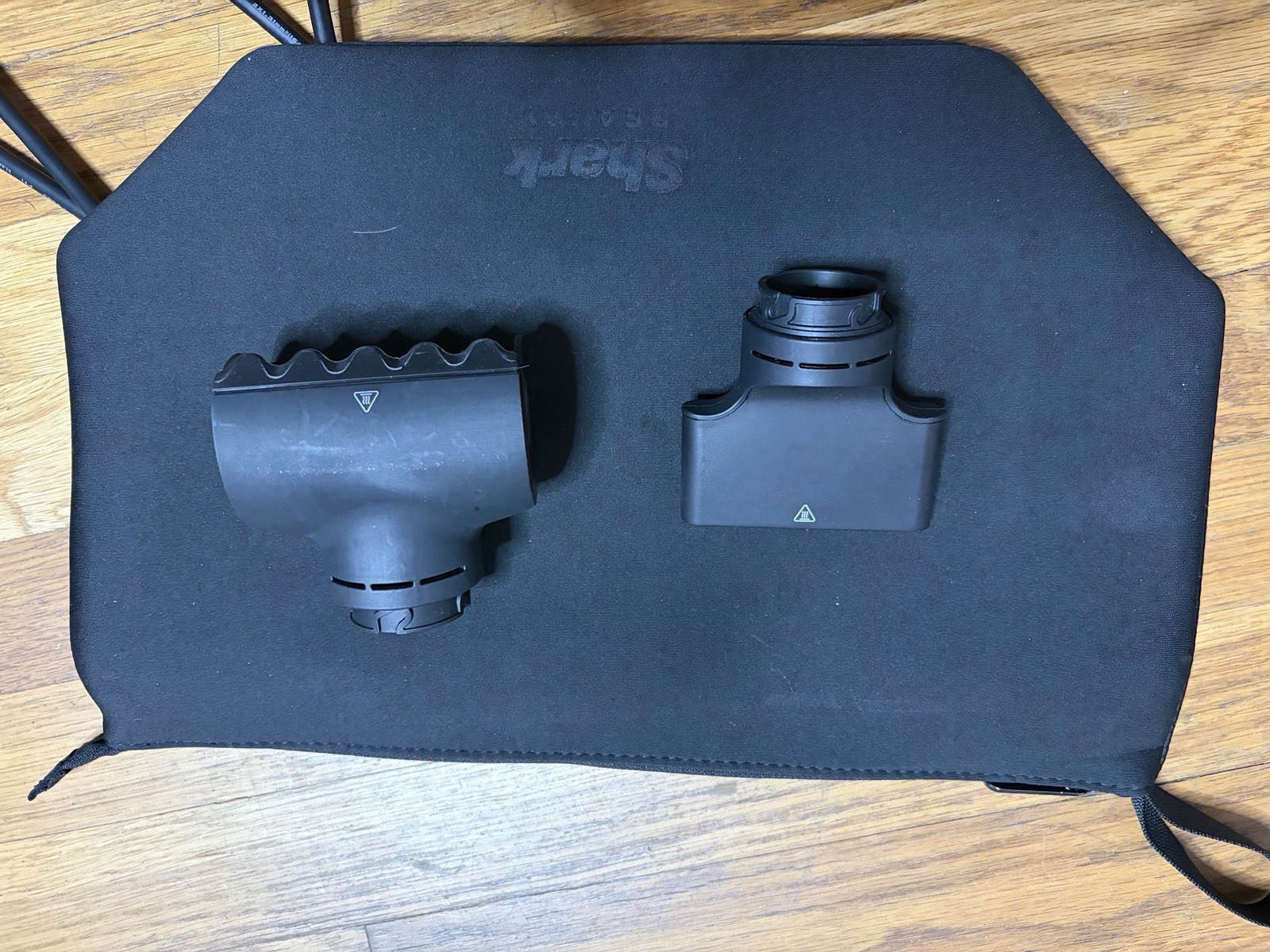 Shark flex style air styling and drying system with 5 attachments.