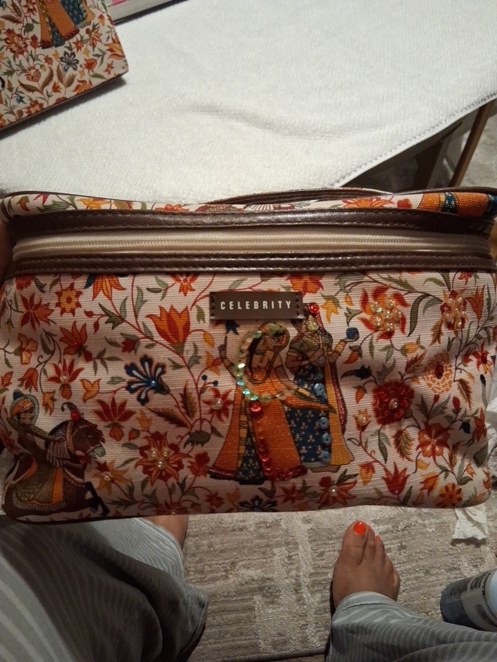 Celebrity 2-Piece Floral Multicolor Fabric Makeup Bag Set w/ Zipper & Mirror