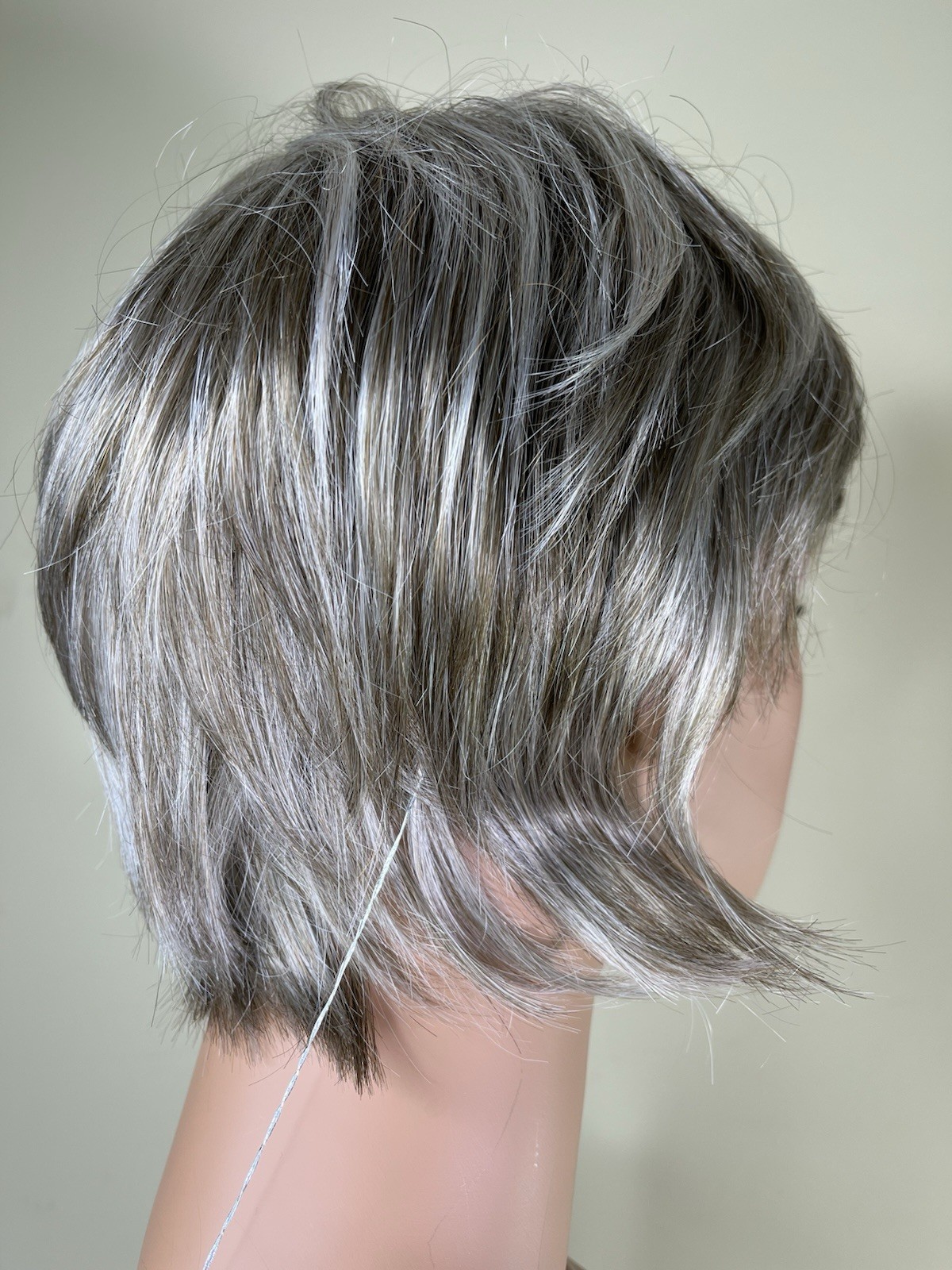 TWC Perfect Image Synthetic “Hot Stuff” Wig NWT Size Average Platinum Frost