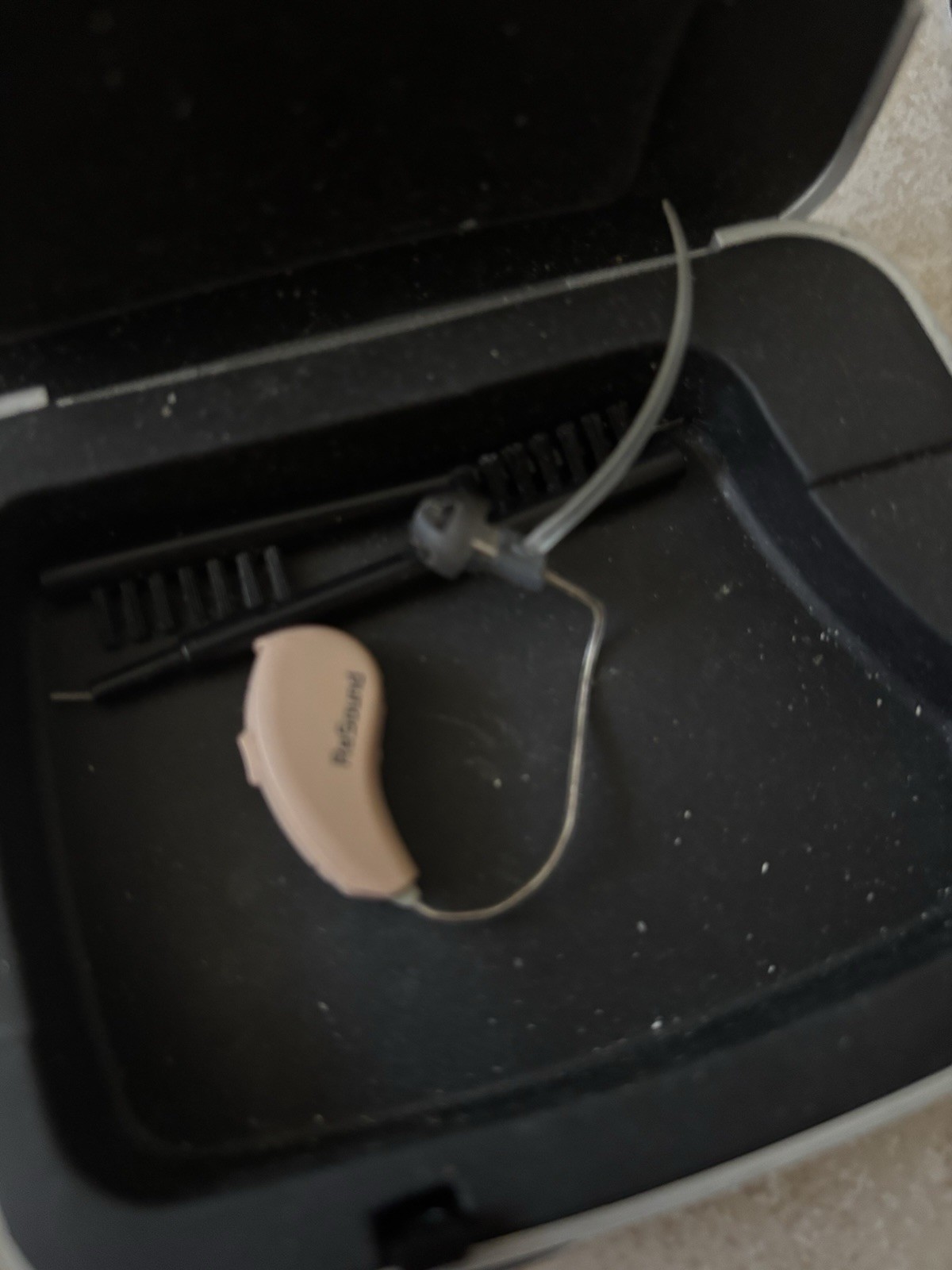 * UNTESTED * Resound Hearing Amplifier, Case, Brush & Expired Batteries (Parts)
