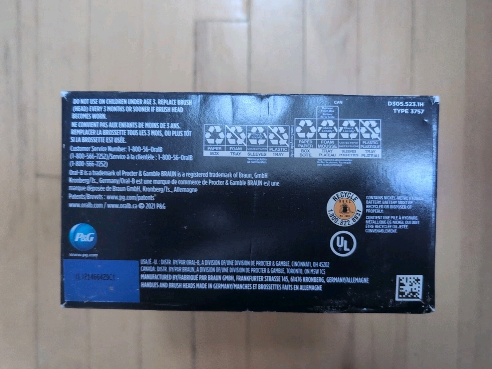 Oral-B Pro 1000 Rechargeable Toothbrush Twin Pack Black/White W/2-Year Warranty
